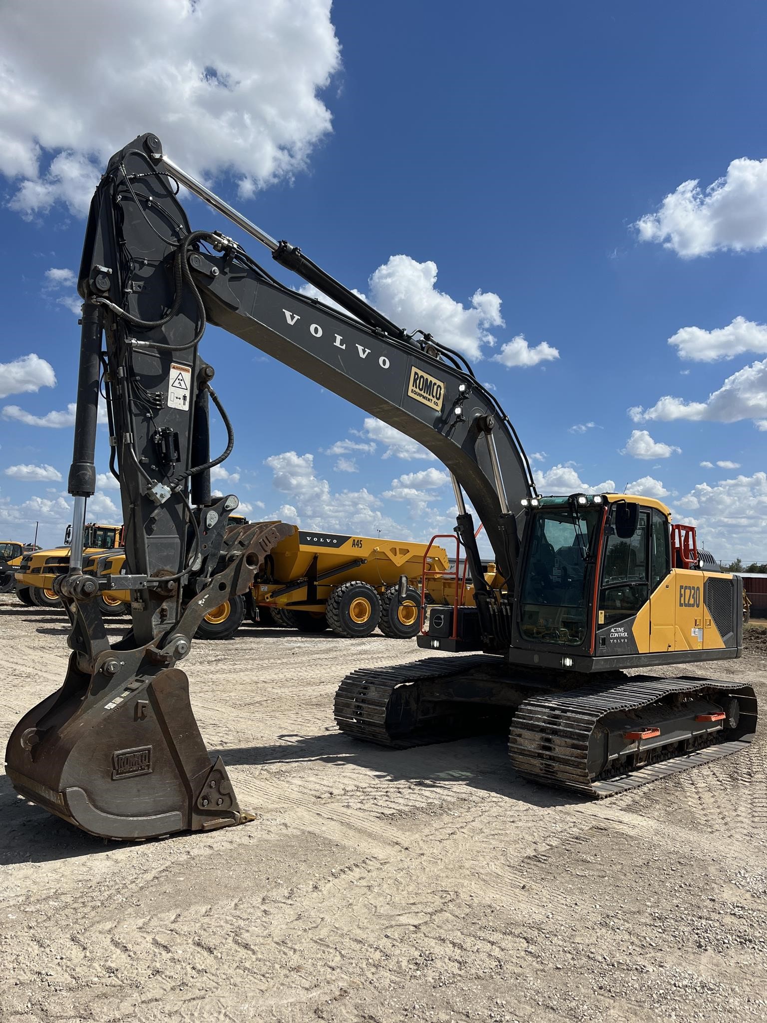 2024 Volvo EC230FL5