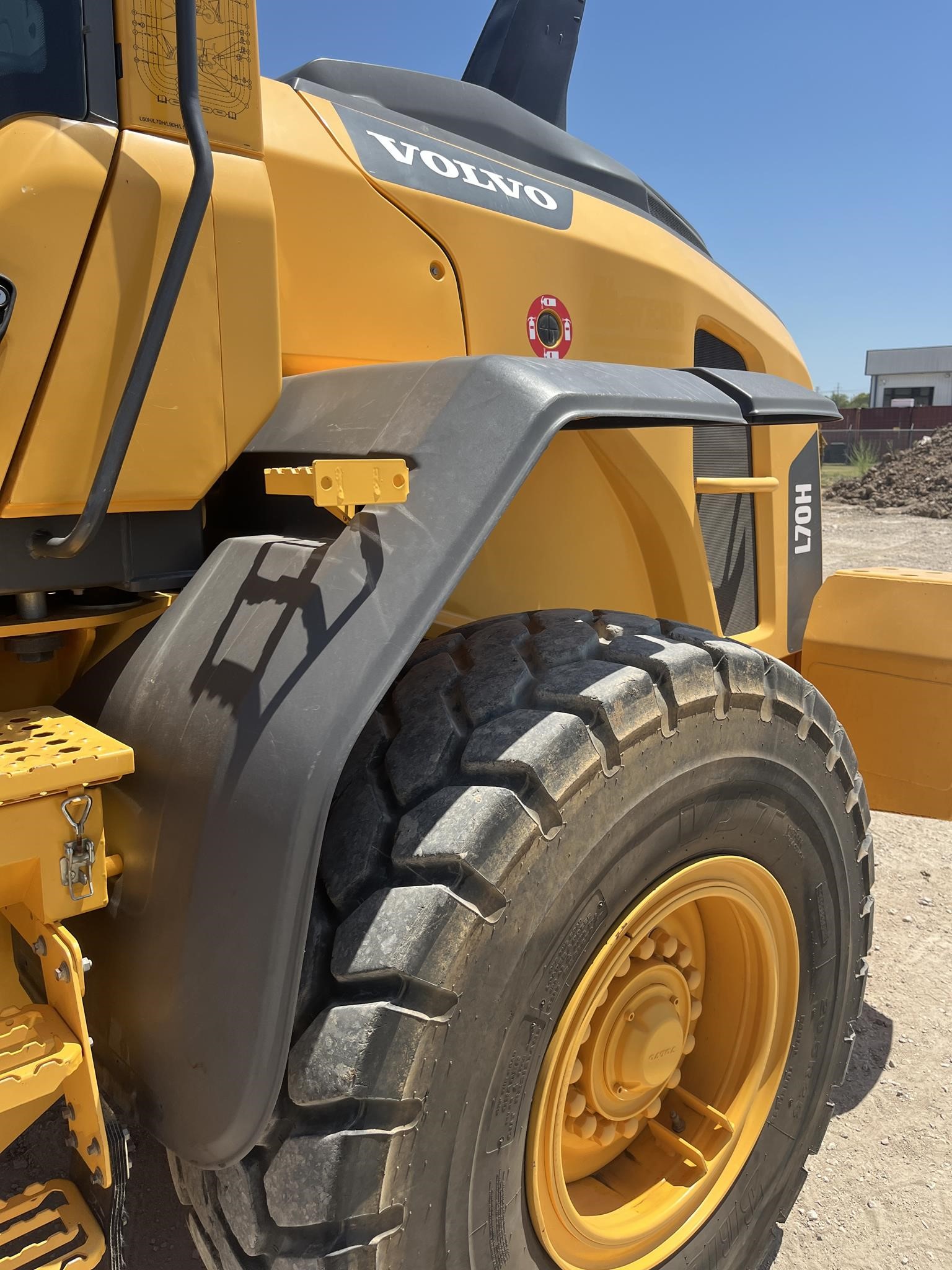 2023 Volvo L70H