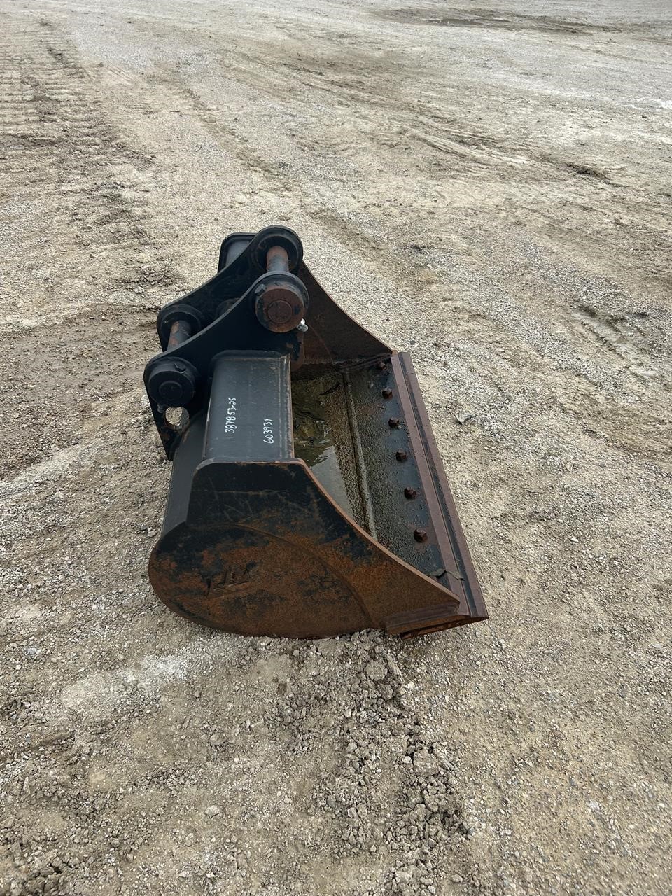 0 Yanmar 42 in. CLEAN-OUT BUCKET - YANMAR VIO100 EXCAVATOR