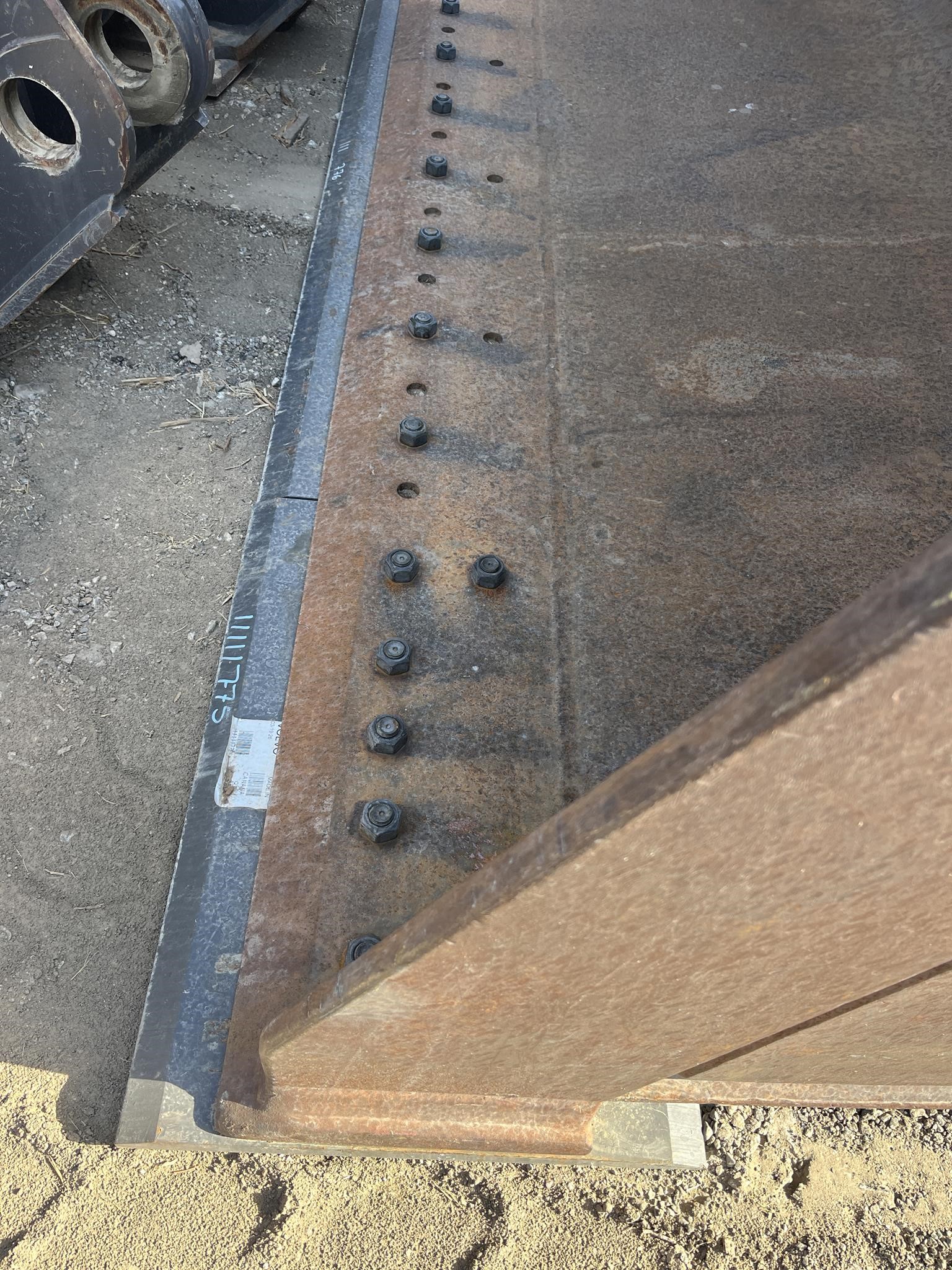0 Volvo 6 YD PIN-ON BUCKET - L180H