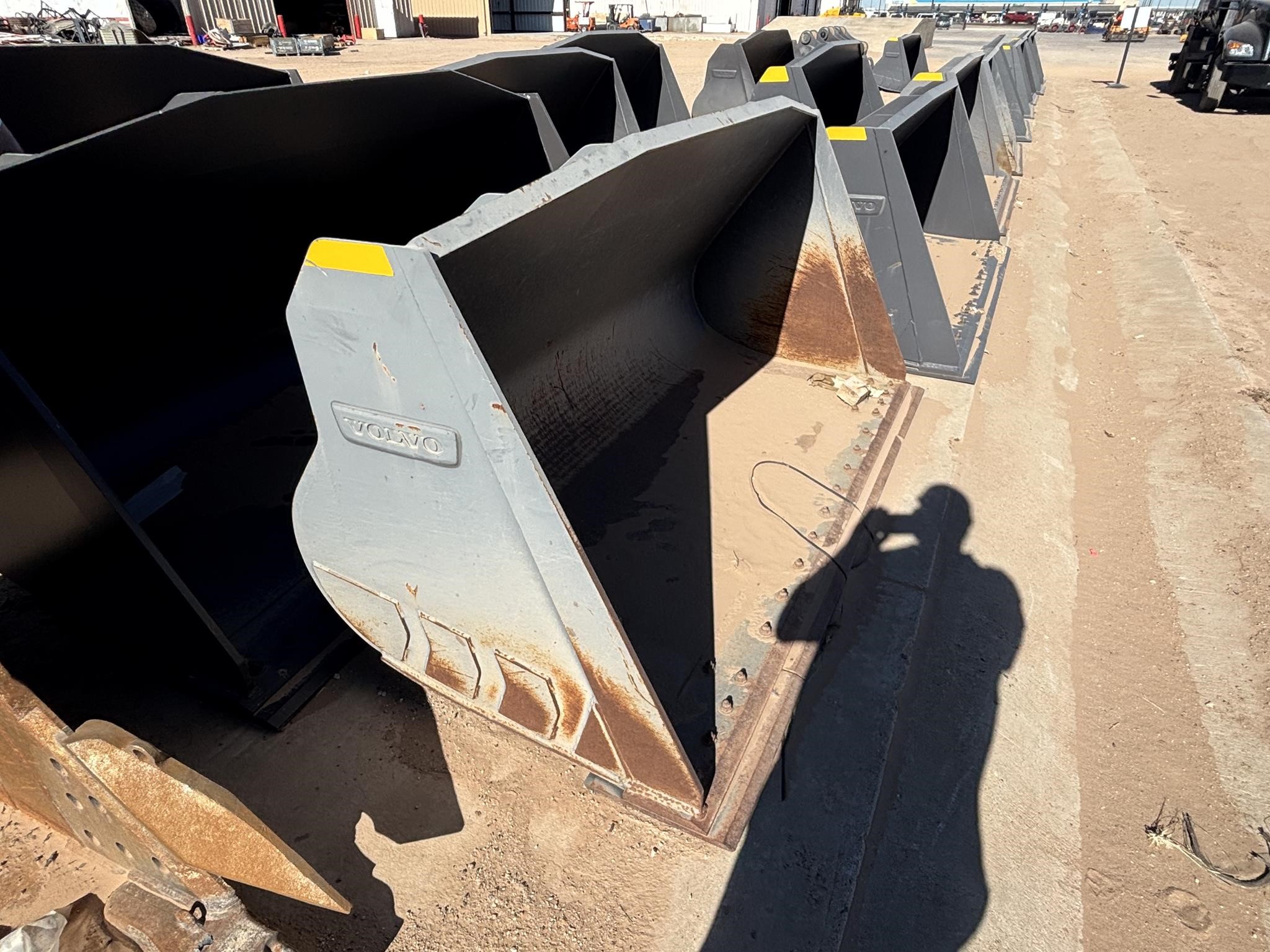 0 Volvo 3 YD QC BUCKET - L70H
