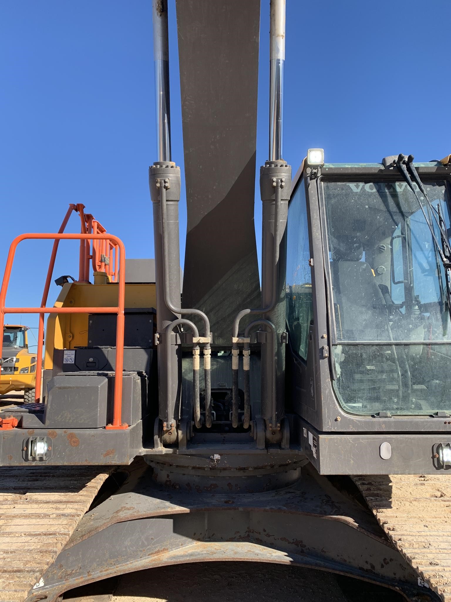 2022 Volvo EC250E LR