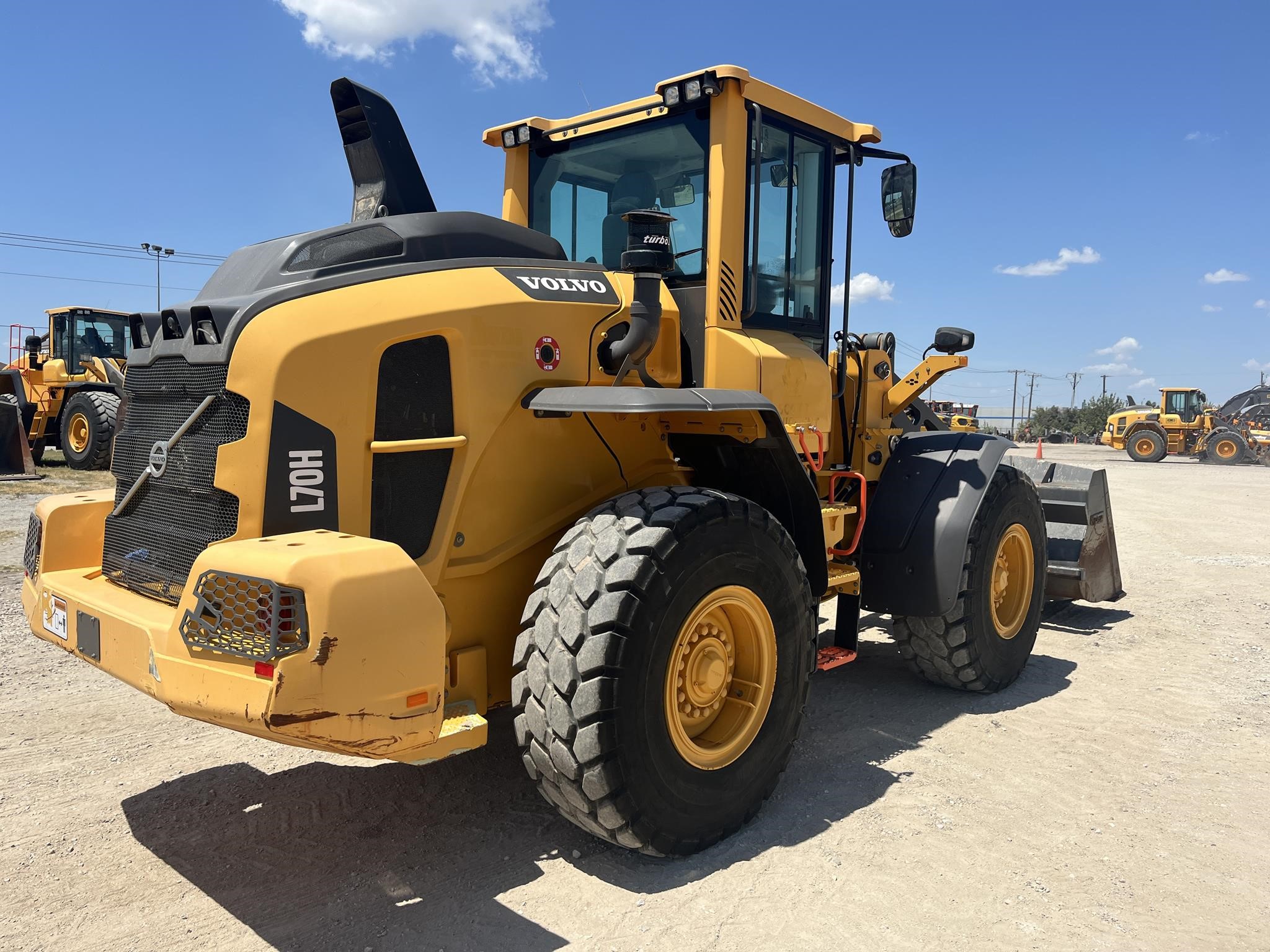 2023 Volvo L70H