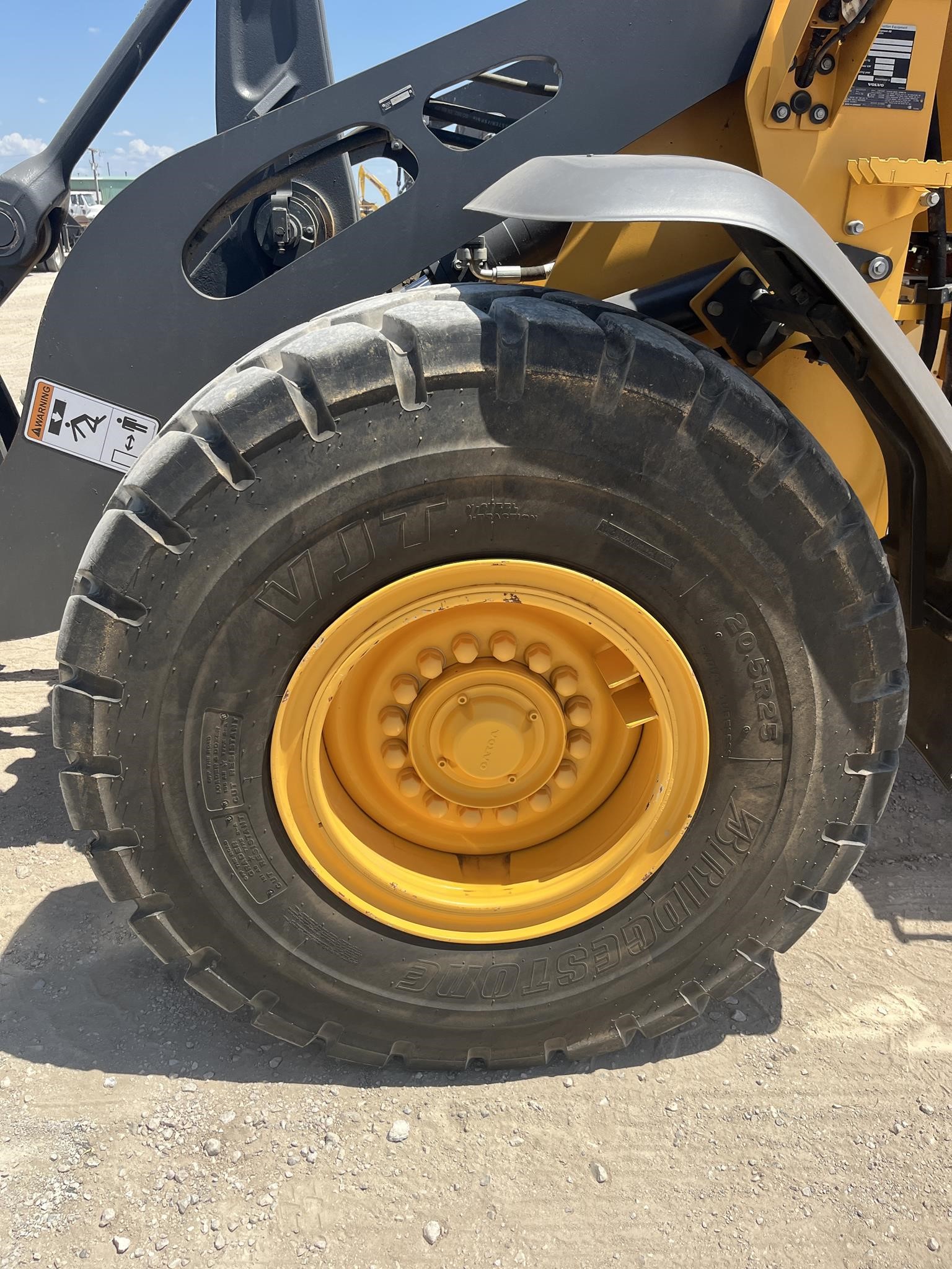 2023 Volvo L70H
