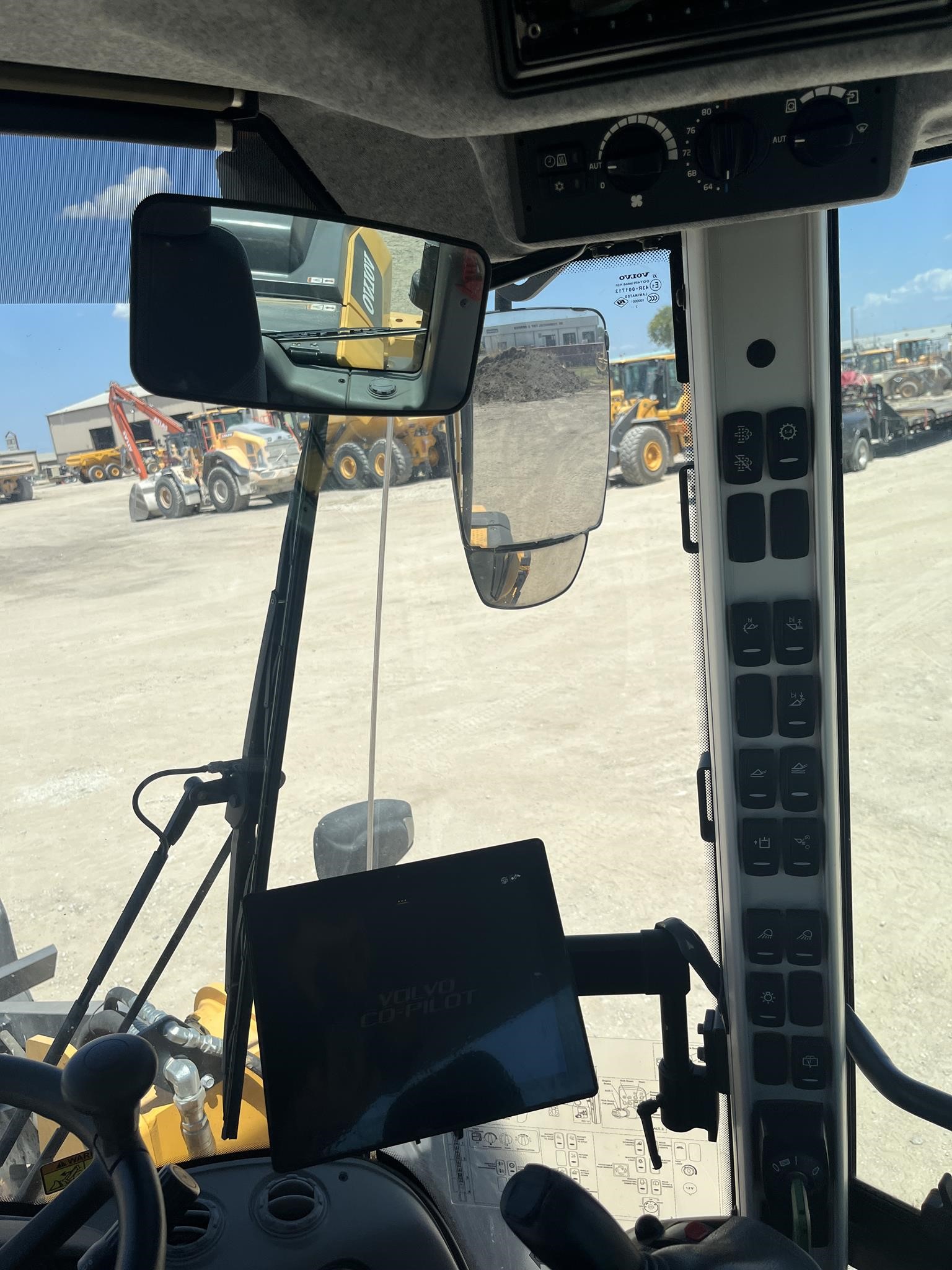 2023 Volvo L70H