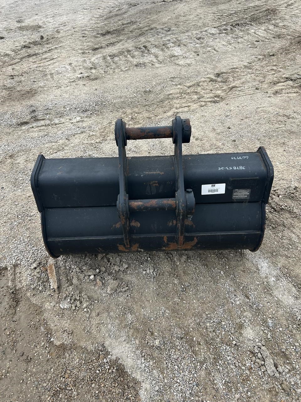 0 Yanmar 42 in. CLEAN-OUT BUCKET - YANMAR VIO100 EXCAVATOR