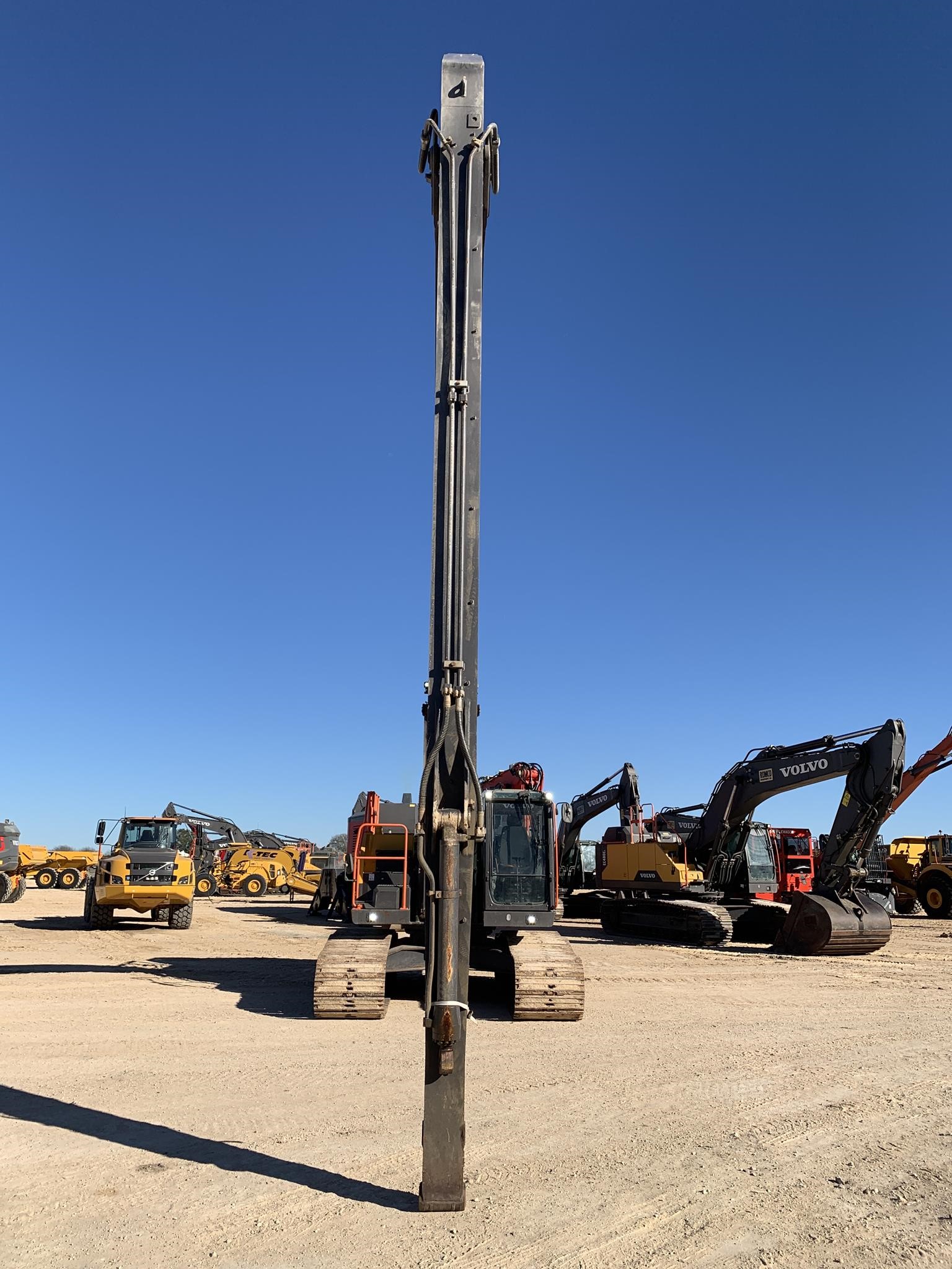 2022 Volvo EC250E LR