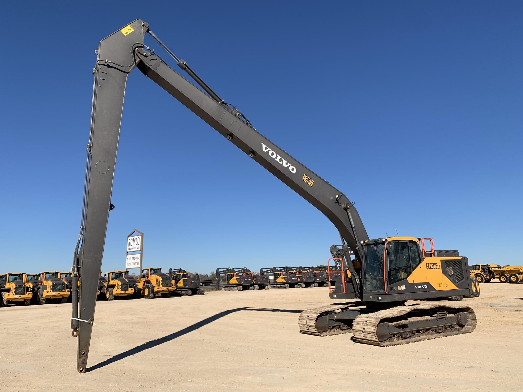 2022 Volvo EC250E LR