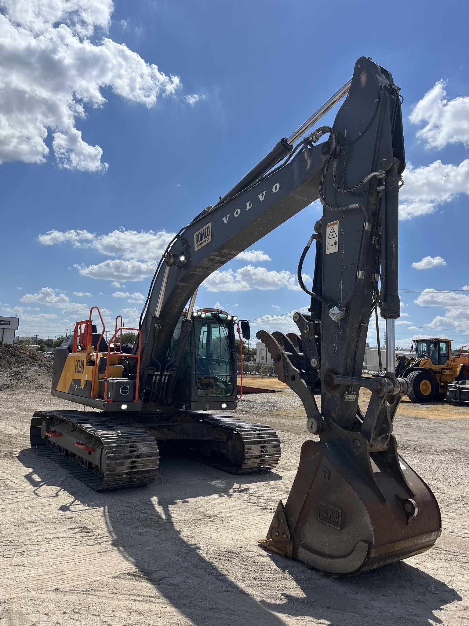 2024 Volvo EC230FL5