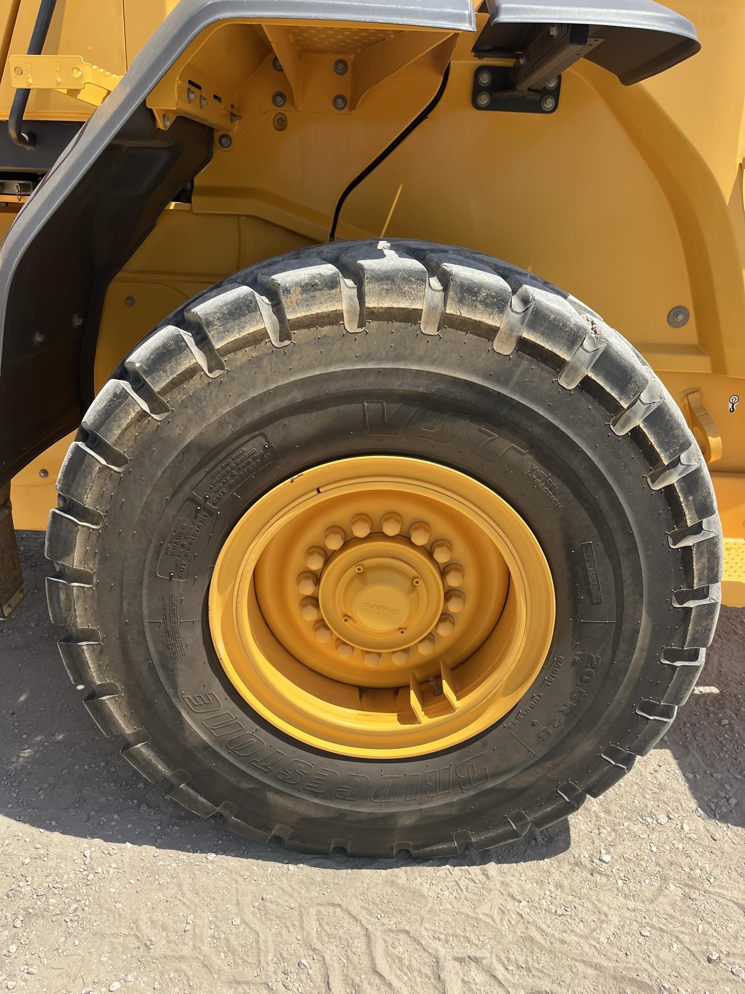 2023 Volvo L70H