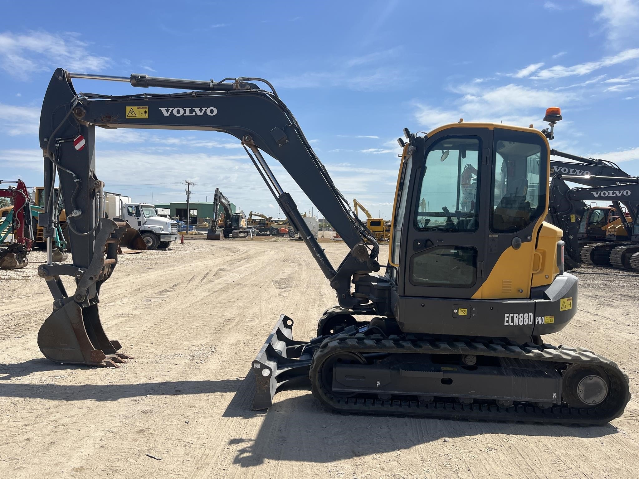 2023 Volvo ECR88D