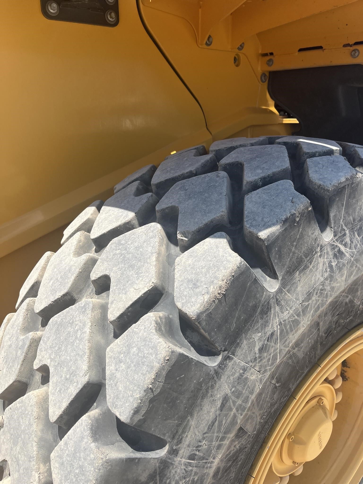 2021 Volvo L70H