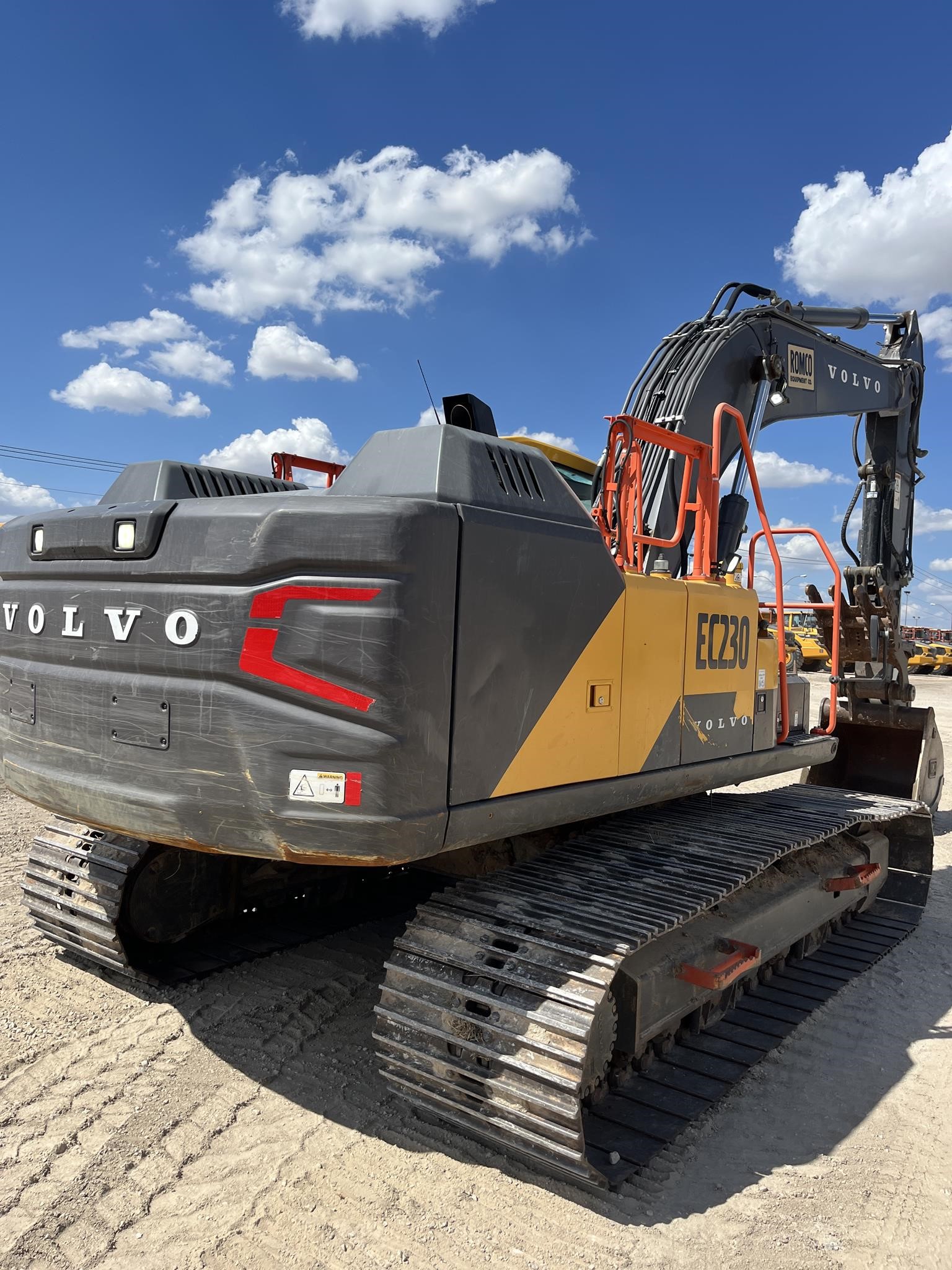2024 Volvo EC230FL5