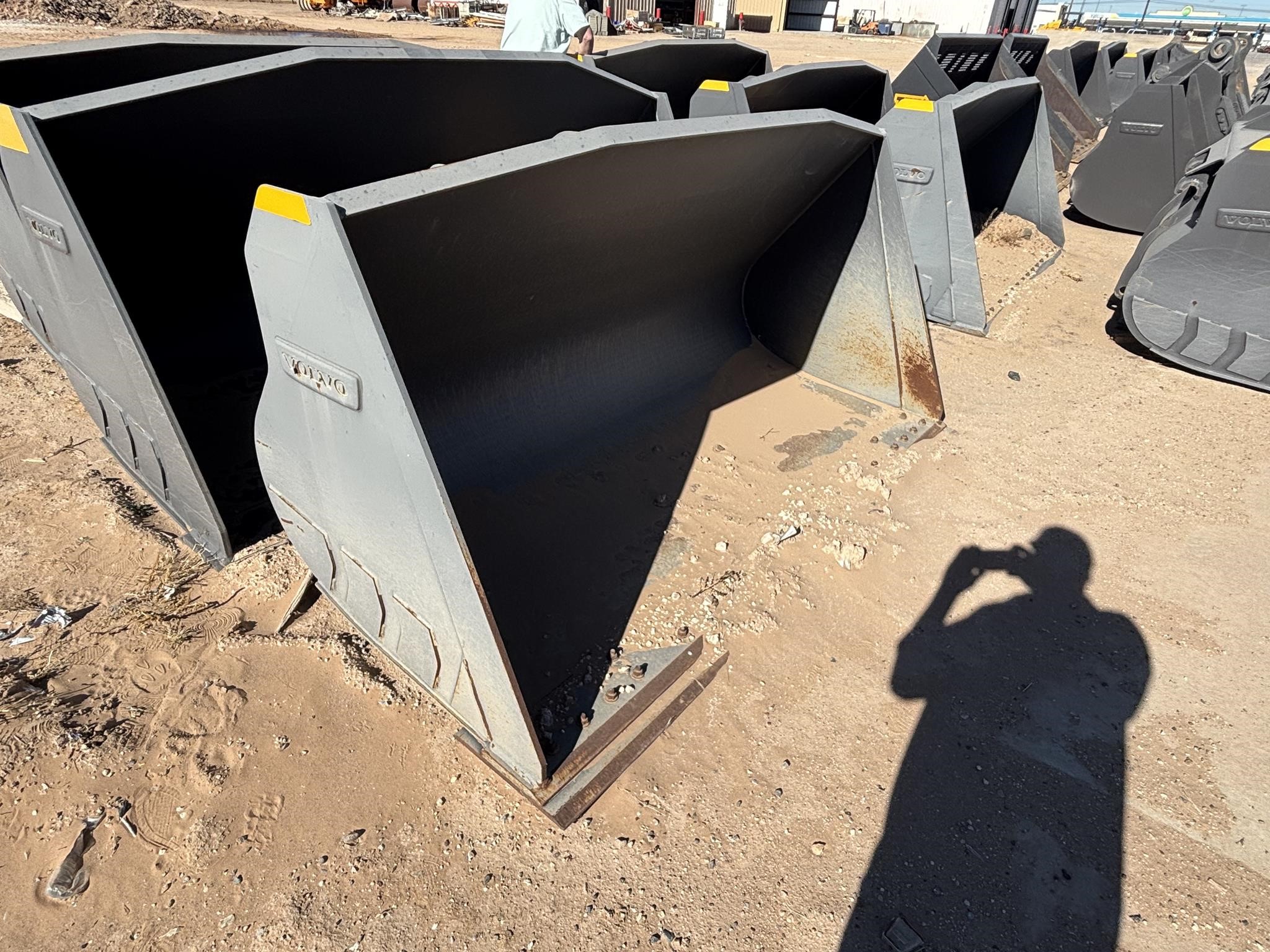2020 Volvo 3 YD QC BUCKET - L70H