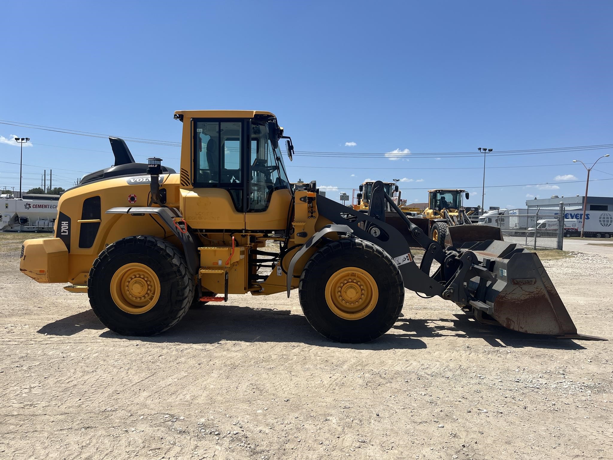 2023 Volvo L70H