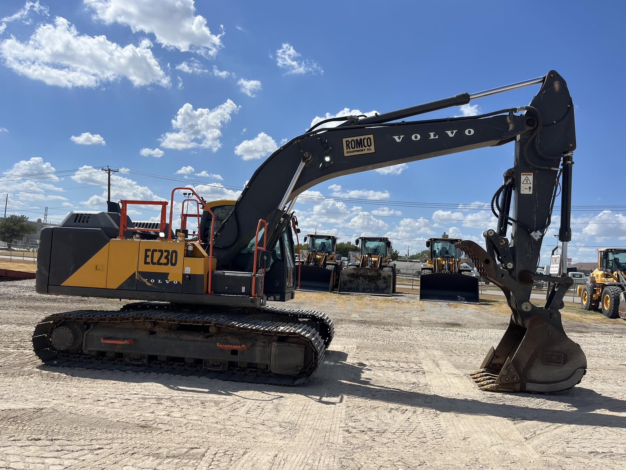 2024 Volvo EC230FL5