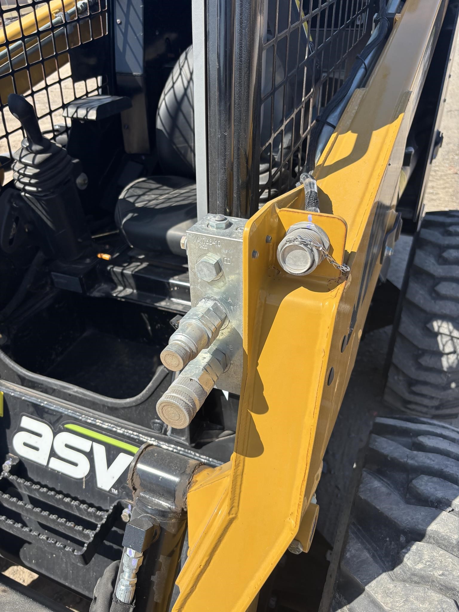 2023 ASV RS-75