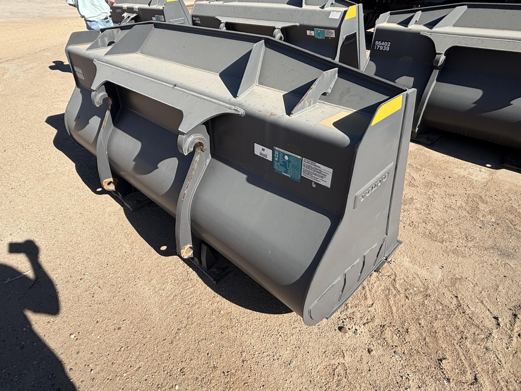 0 Volvo 3.1 YD QC BUCKET - L90H