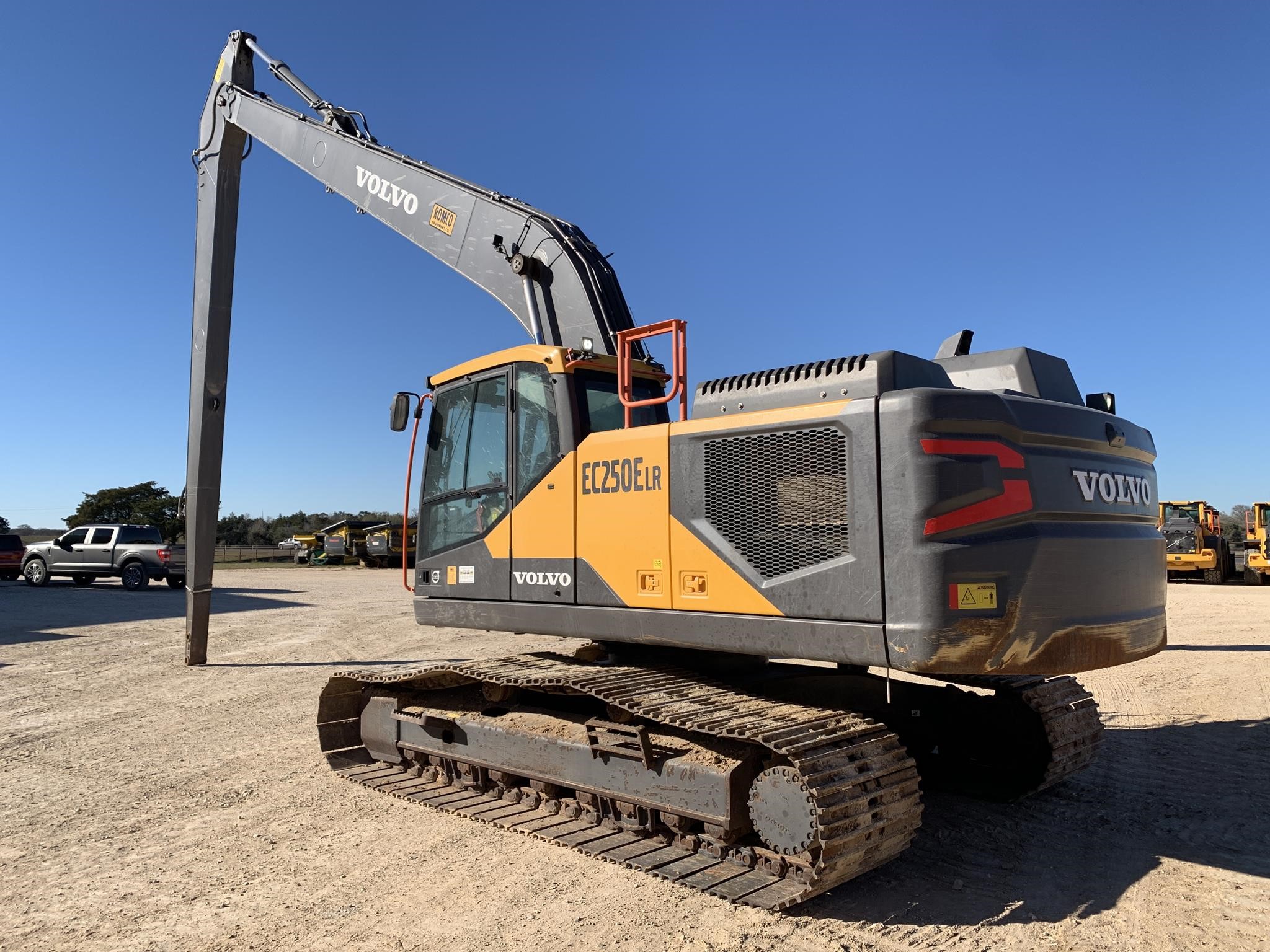 2022 Volvo EC250E LR