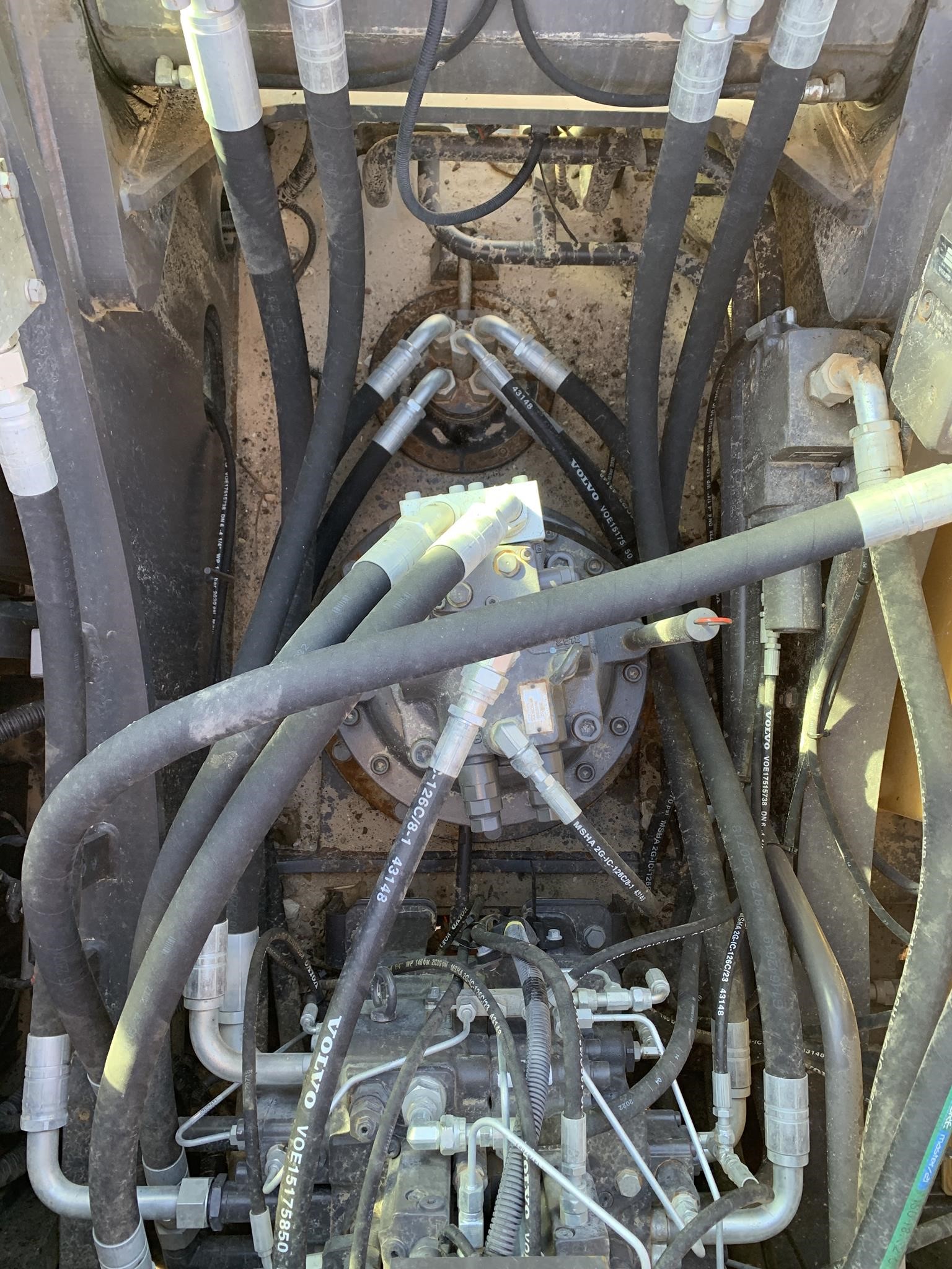 2022 Volvo EC250E LR