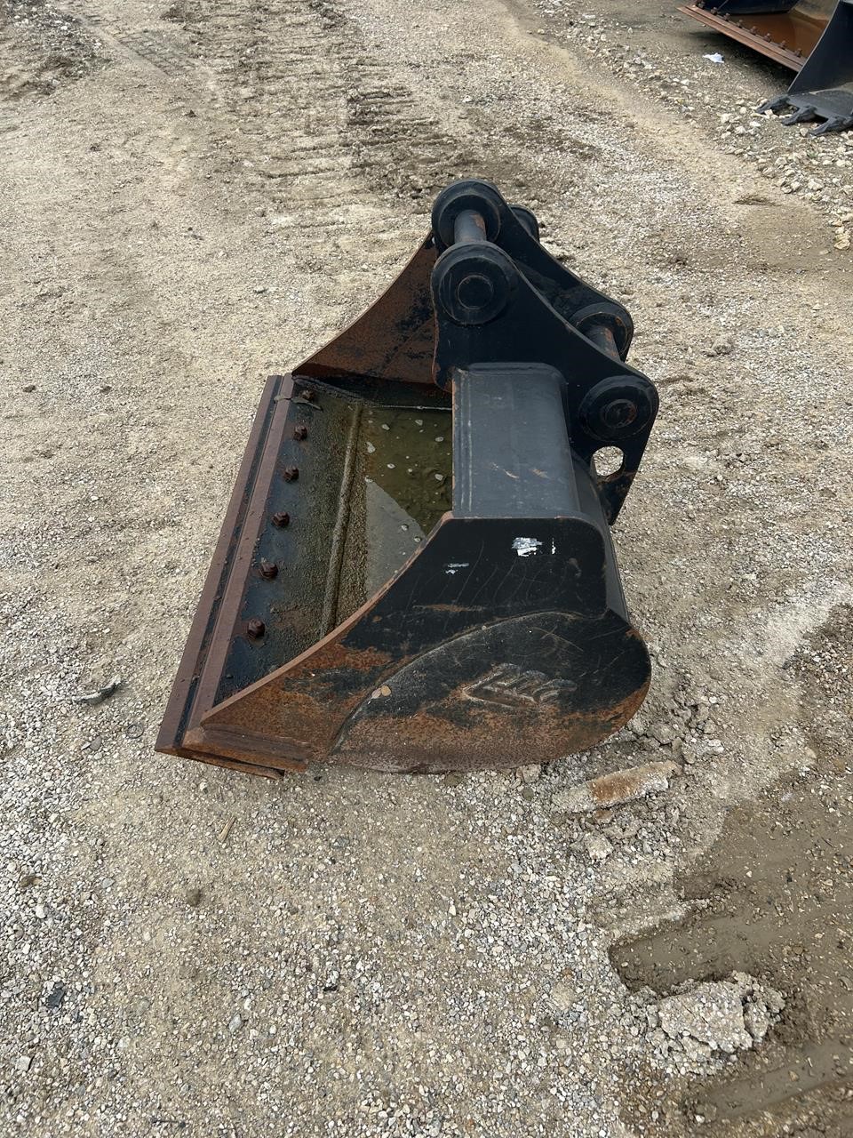 0 Yanmar 42 in. CLEAN-OUT BUCKET - YANMAR VIO100 EXCAVATOR