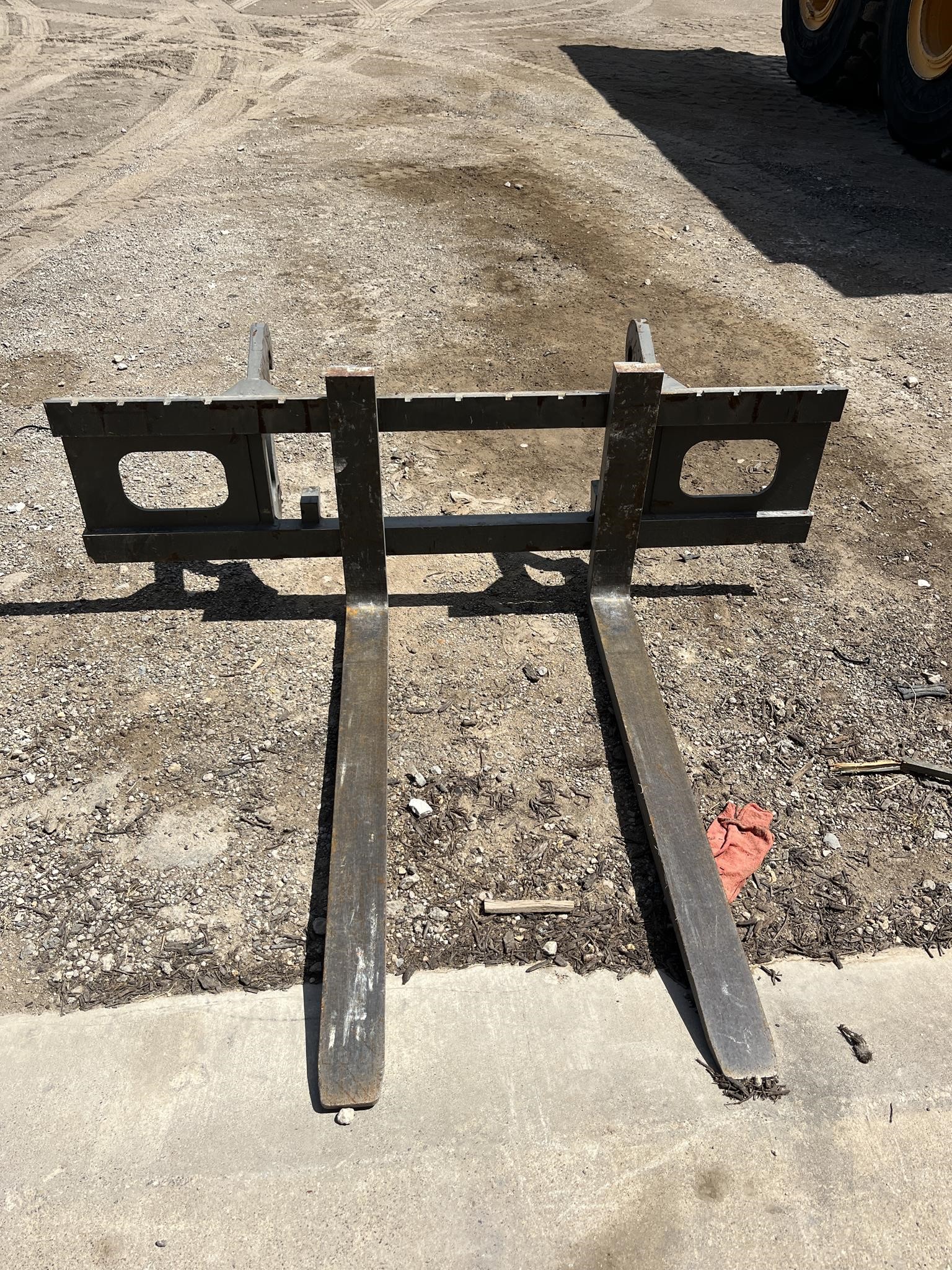 0 Volvo QC FORKS L35G WHEEL LOADER
