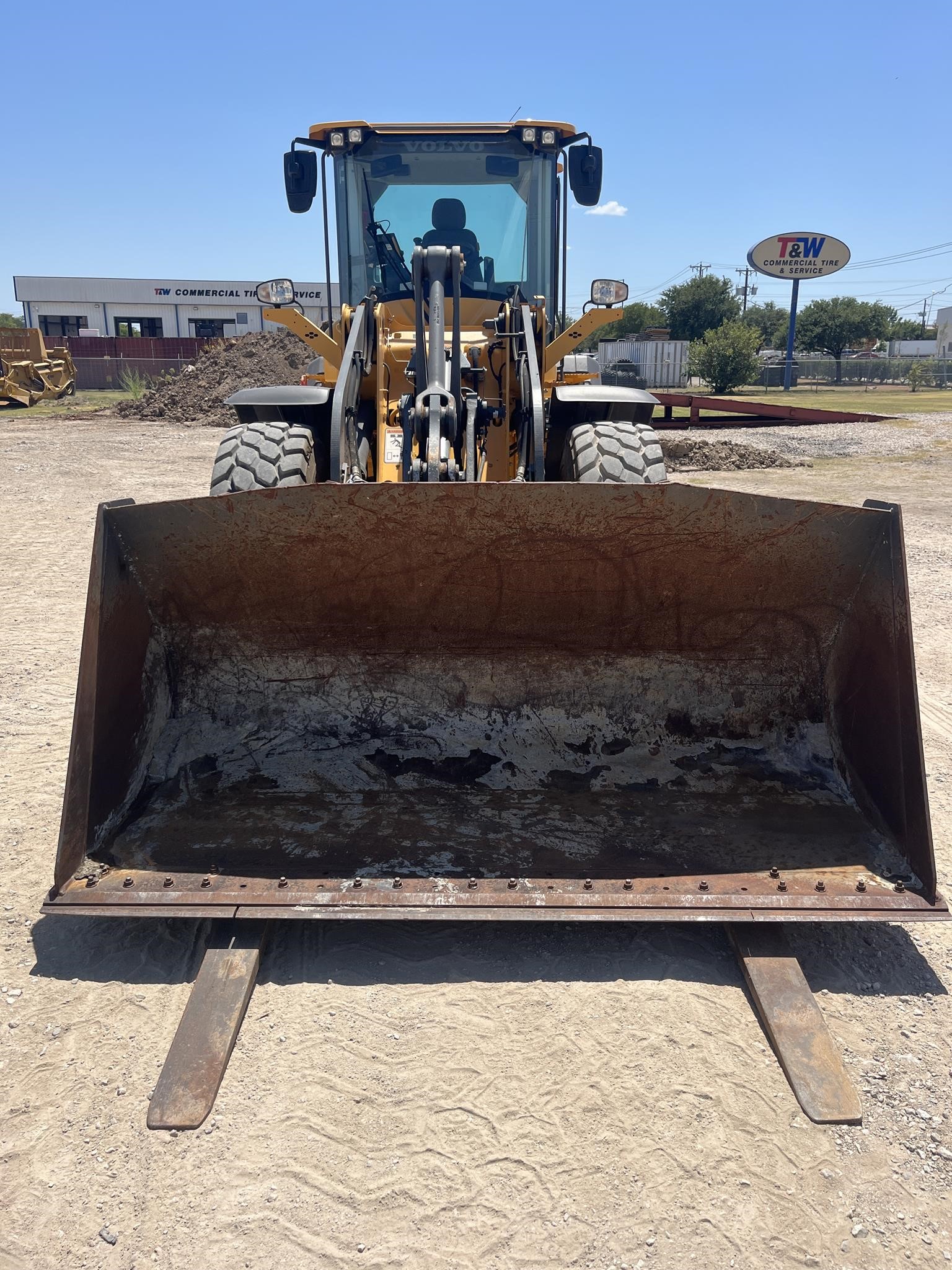2023 Volvo L70H