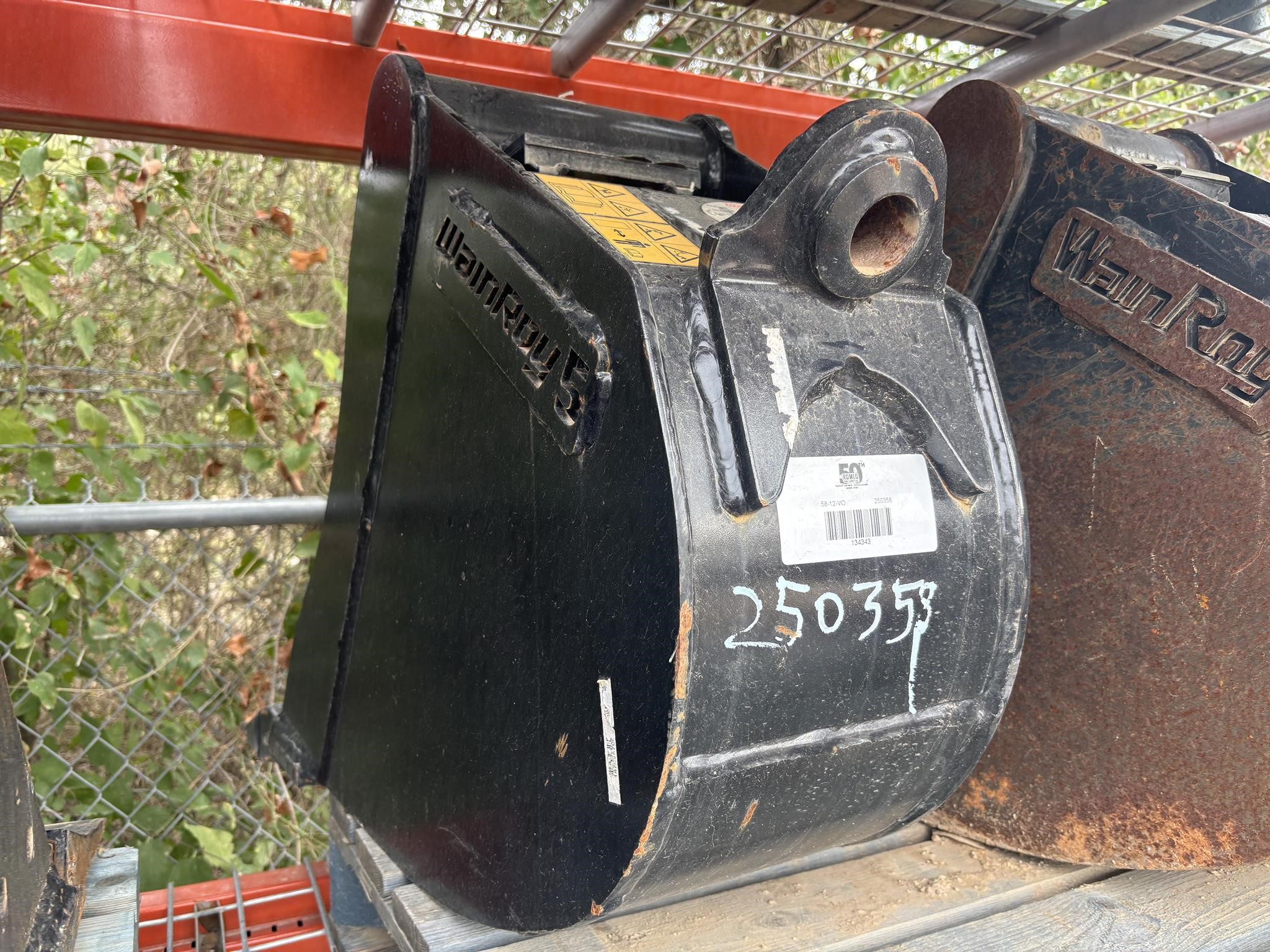 0 Wain Roy CFX5T - 12 in. - VOLVO ECR58