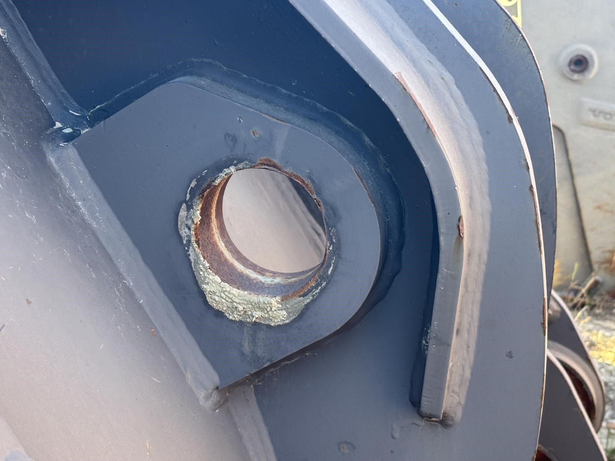 0 Volvo 5.25 YD PIN-ON BUCKET W/TEETH - L150H