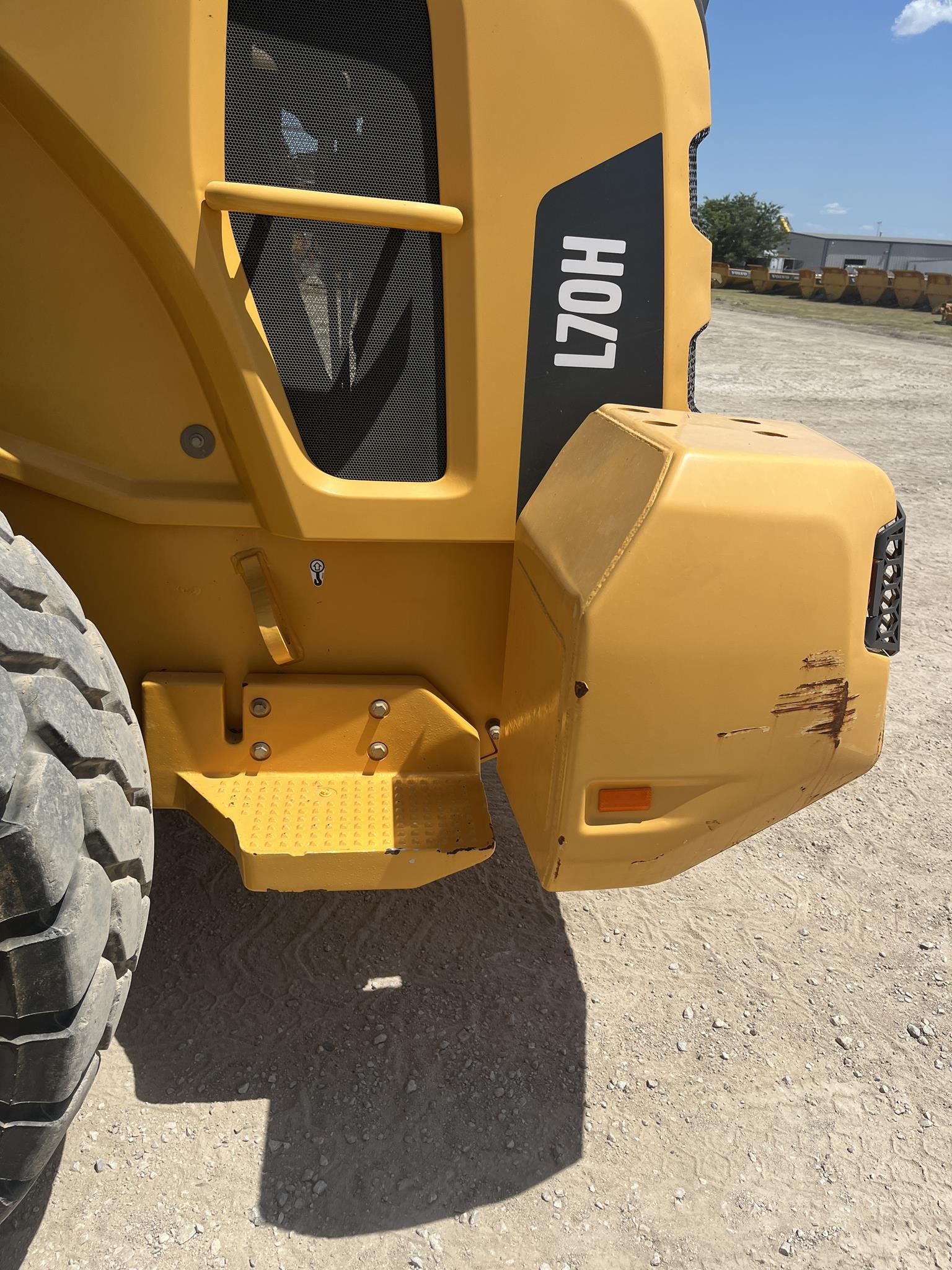 2023 Volvo L70H