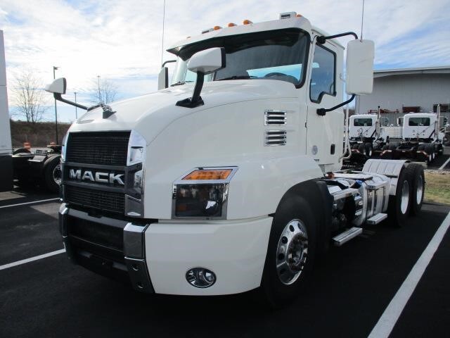 Photo of a 2022 Mack ANTHEM