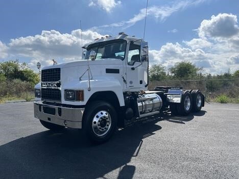 Photo of a 2026 Mack PINNACLE