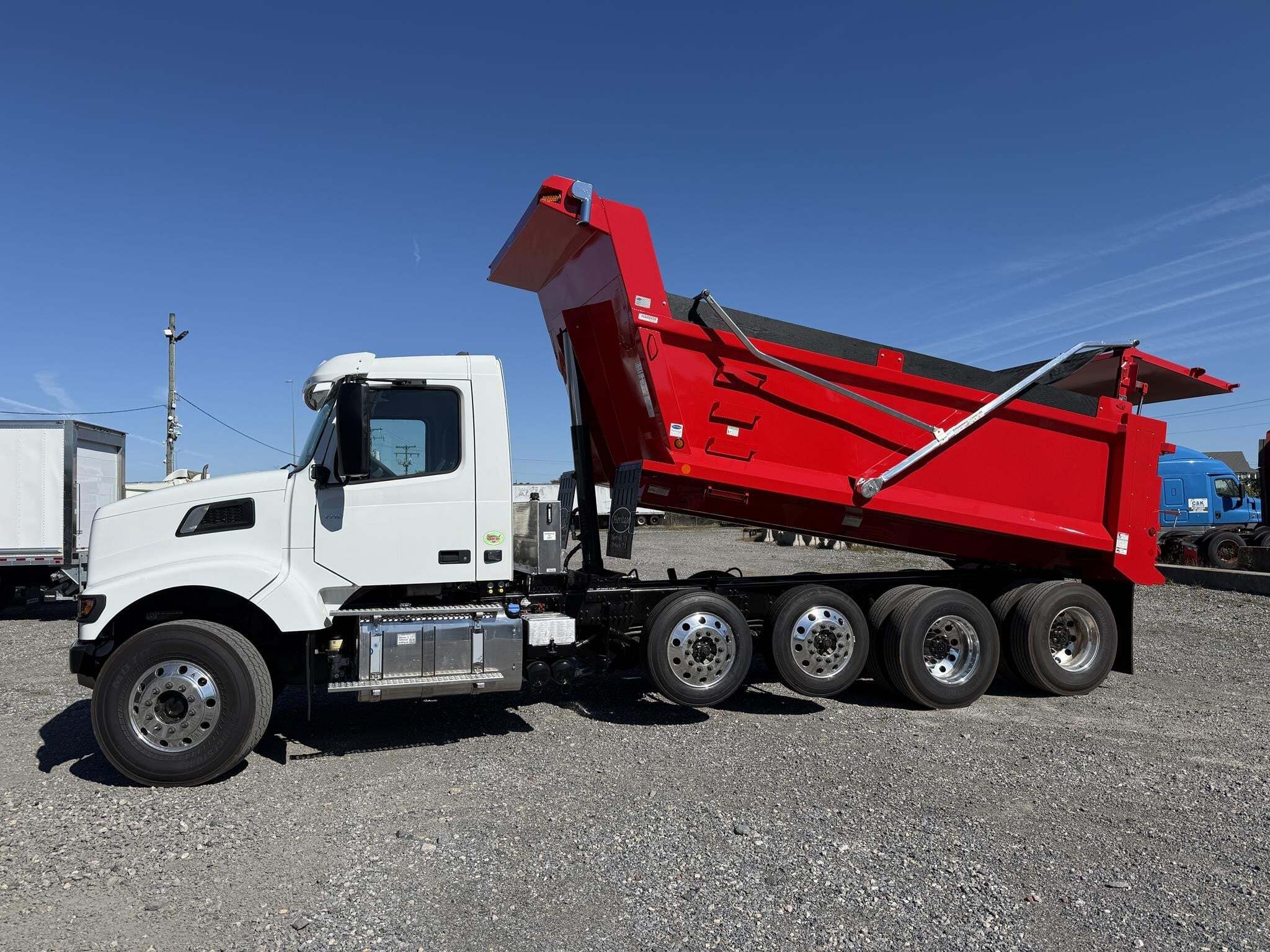 2026 Volvo VHD104F300