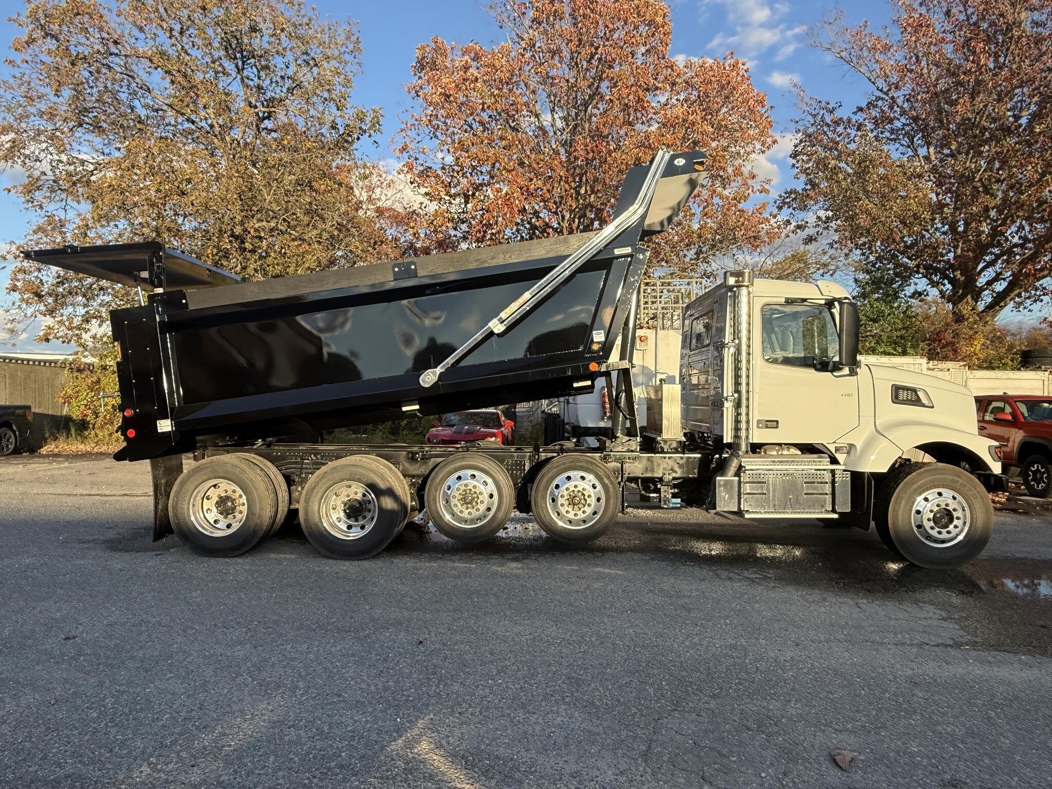 Photo of a 2026 Volvo VHD104F300