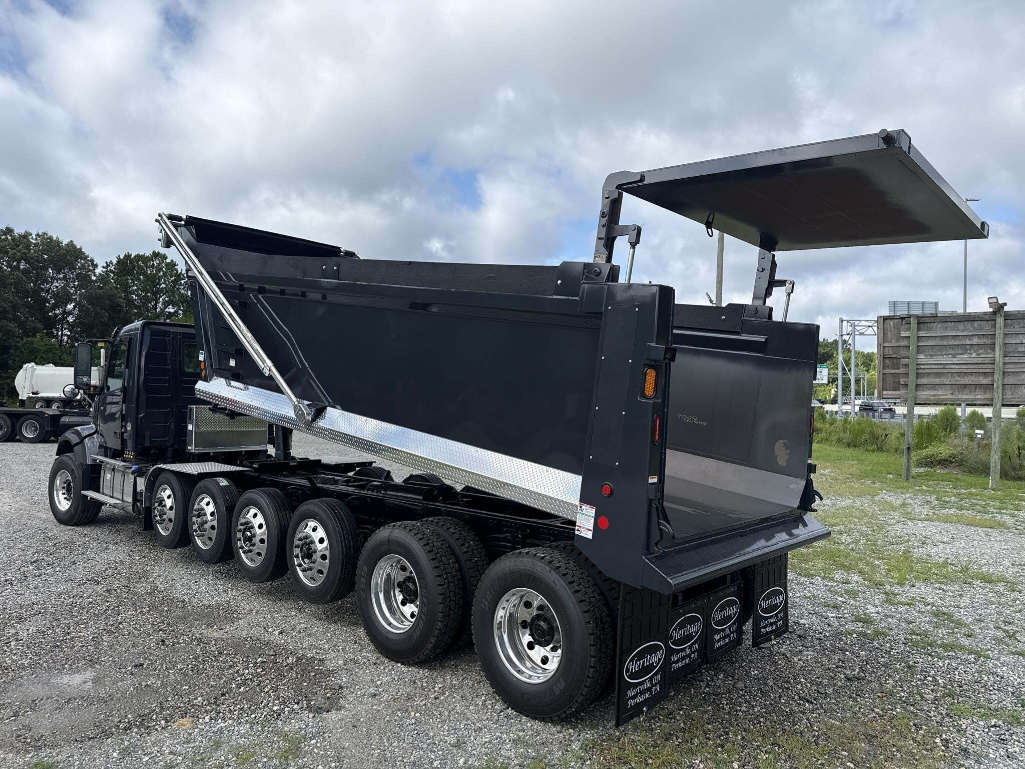 2027 Volvo VHD104F300