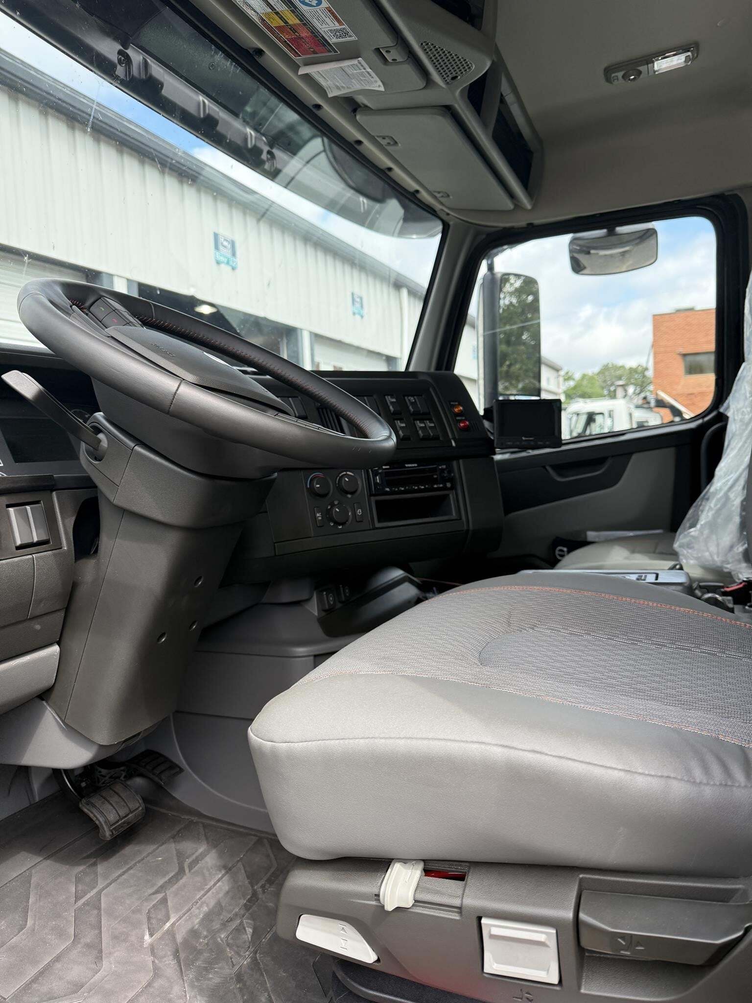 2027 Volvo VHD104F300