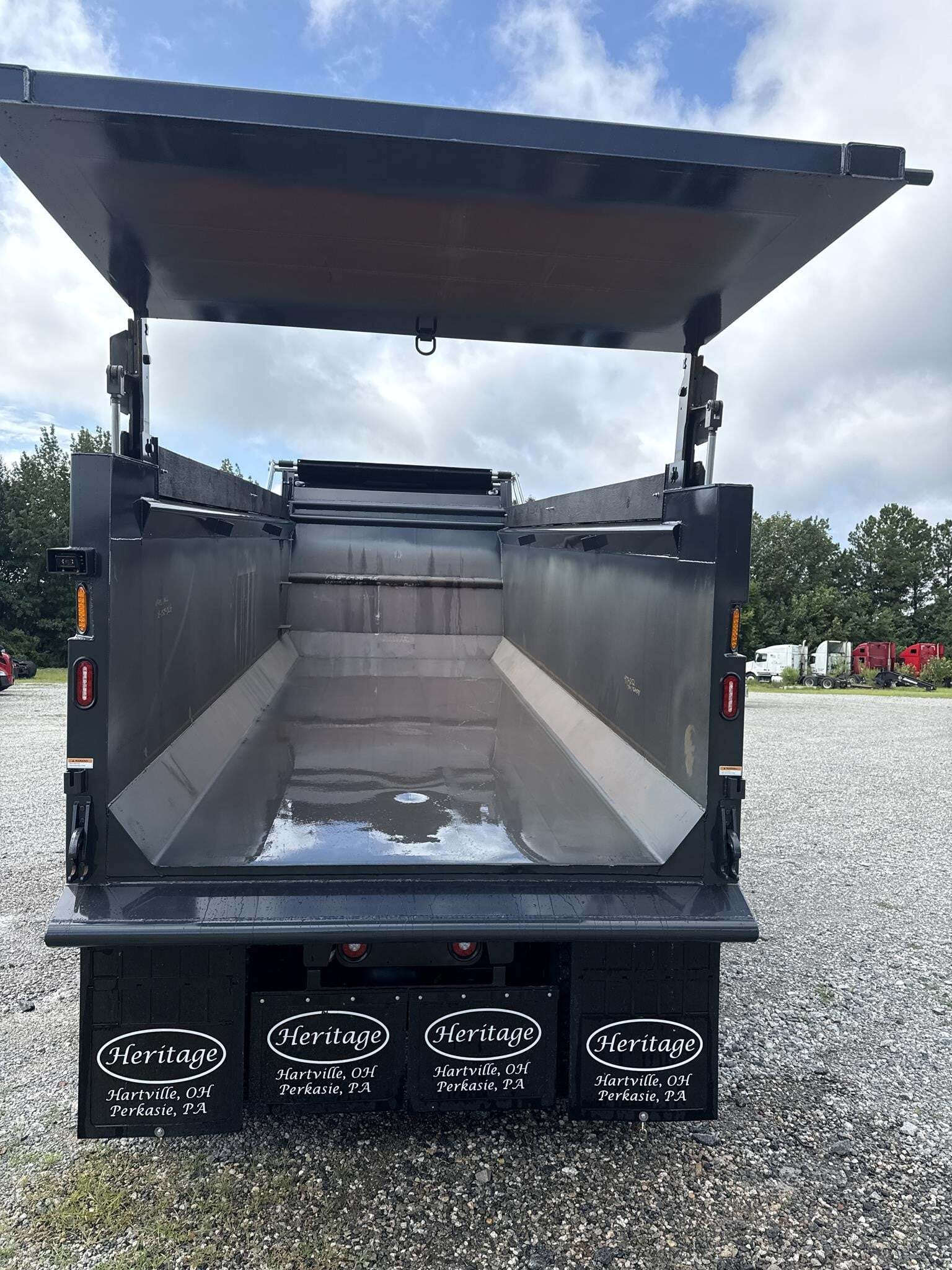 2027 Volvo VHD104F300