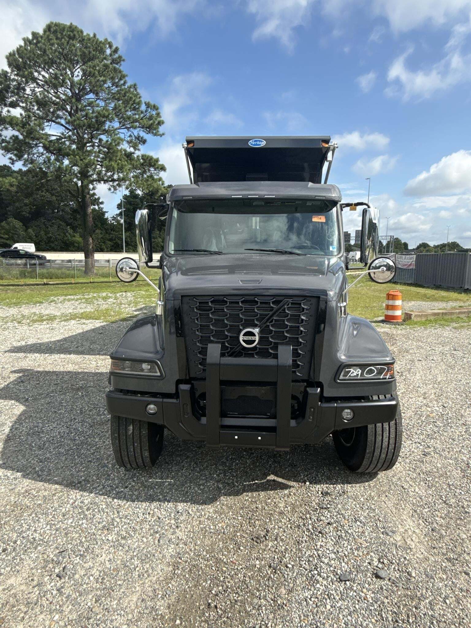 2027 Volvo VHD104F300