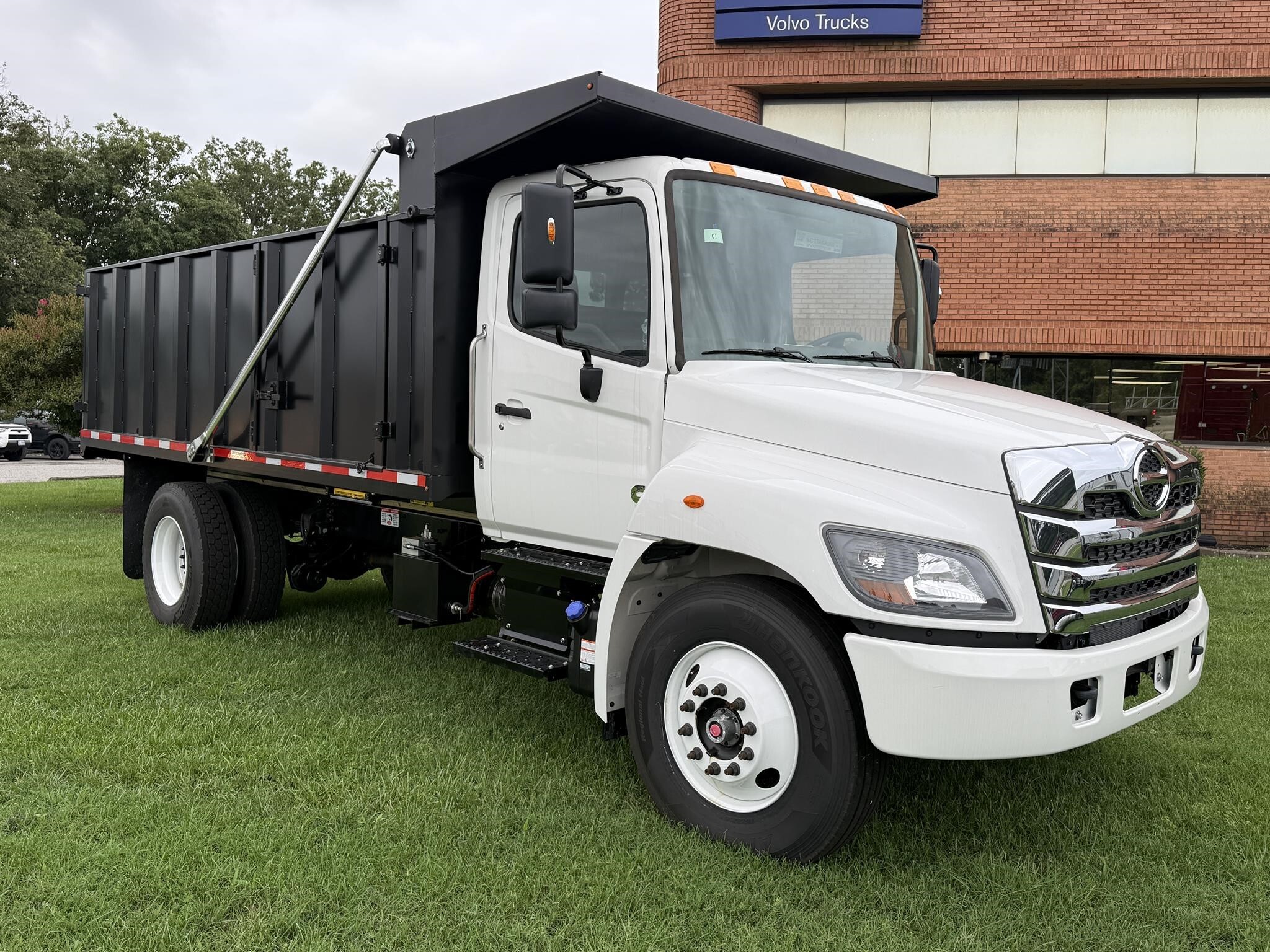 2026 Hino L6