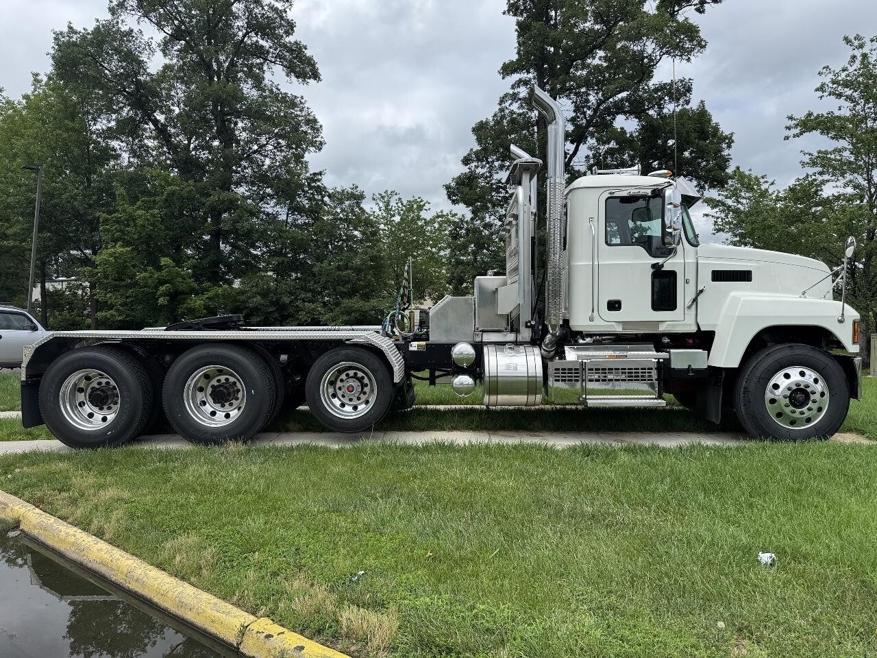 2025 Mack Pinnacle