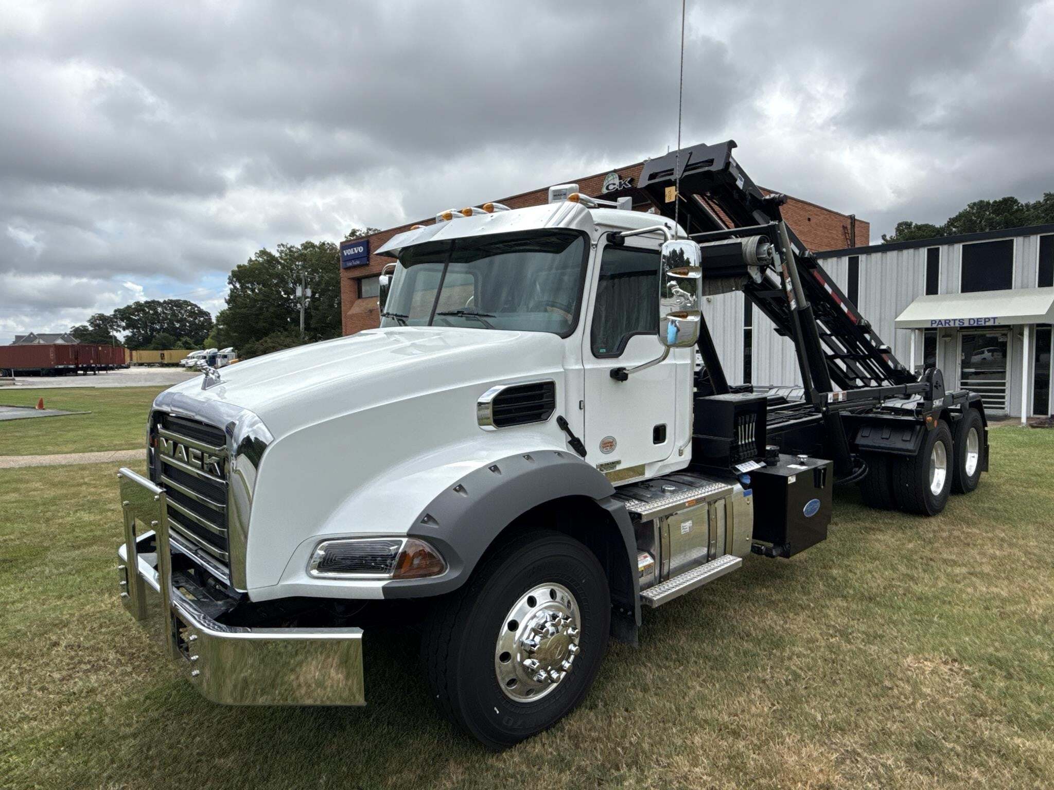 2026 Mack GRANITE 64BR