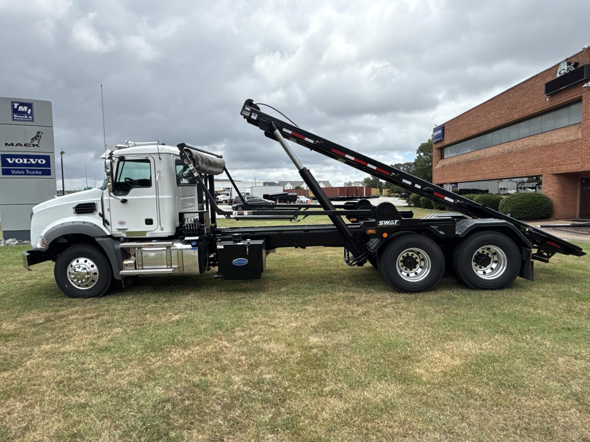 2026 Mack GRANITE 64BR