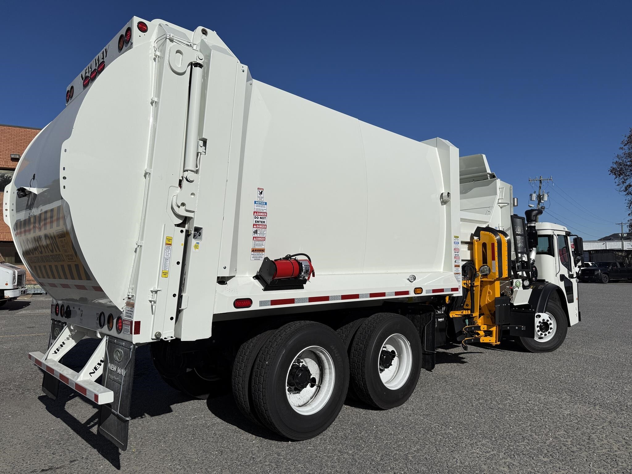 2026 Mack LR64R