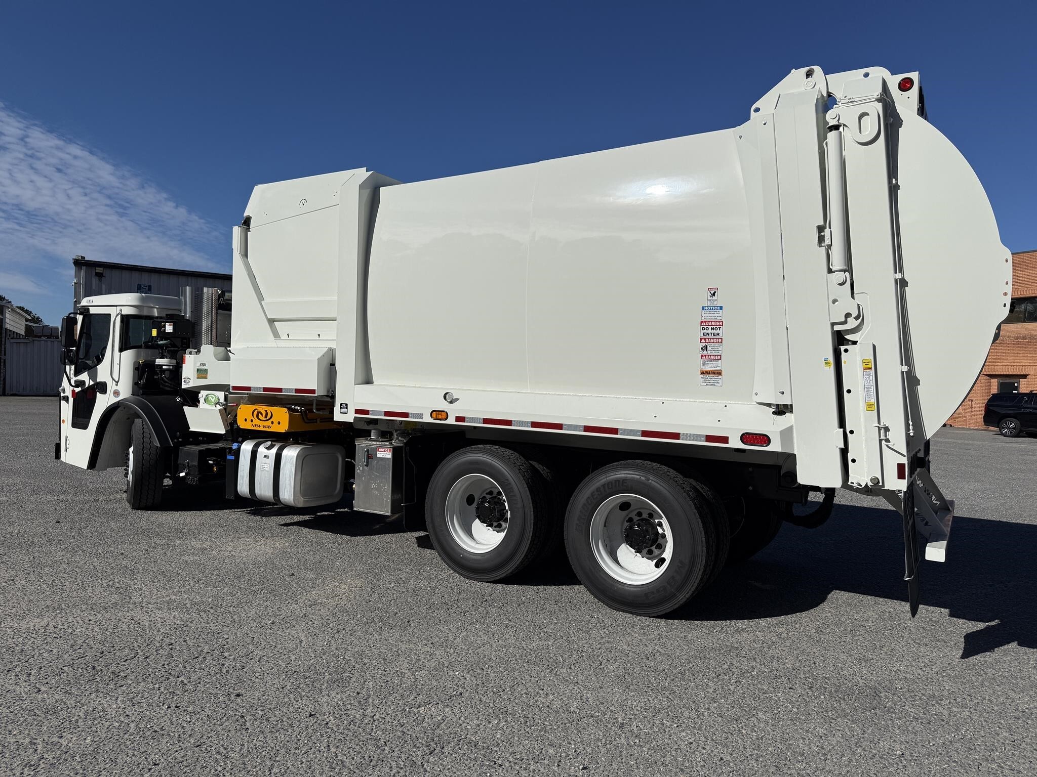 2026 Mack LR64R
