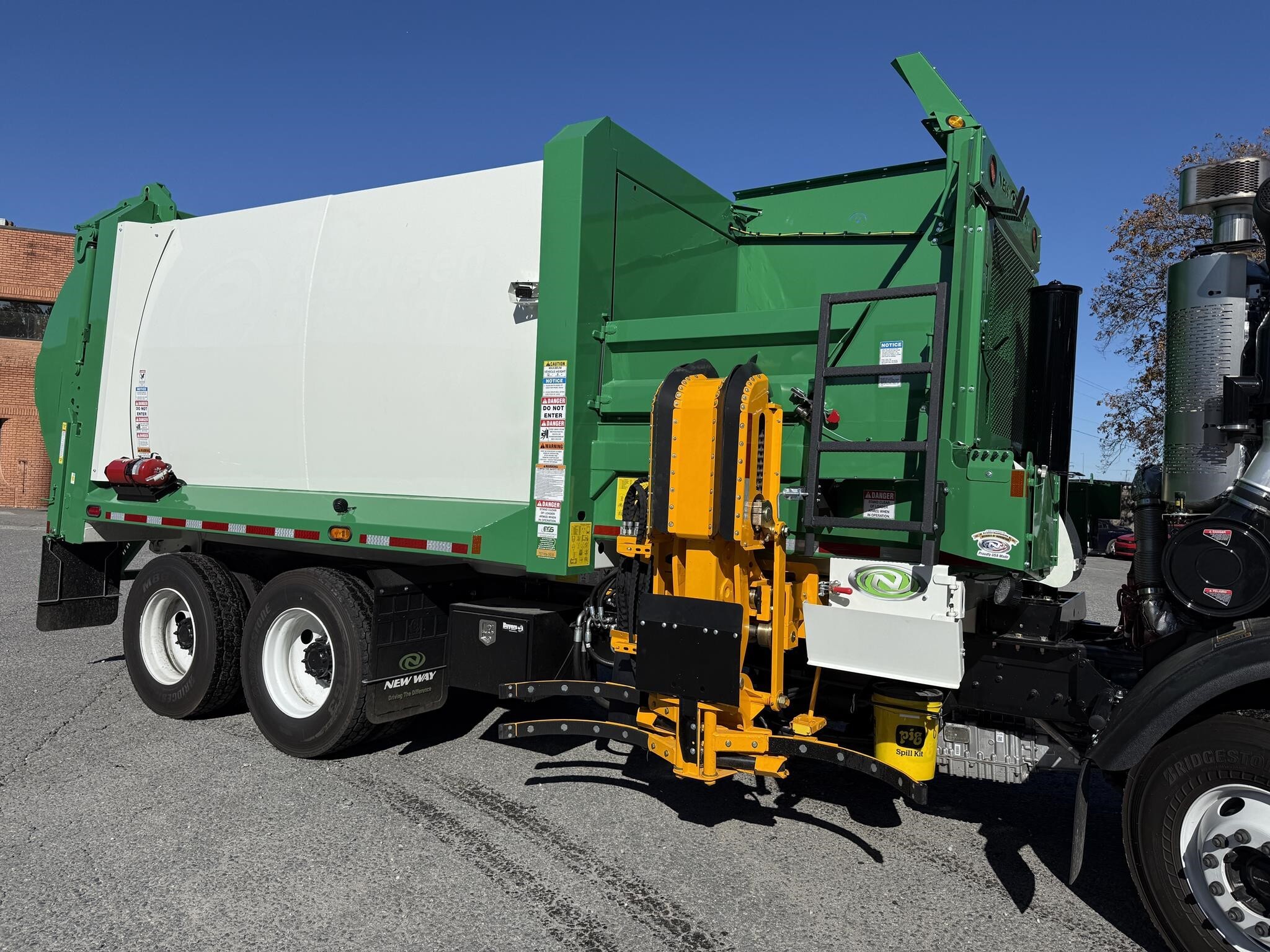 2026 Mack LR64R