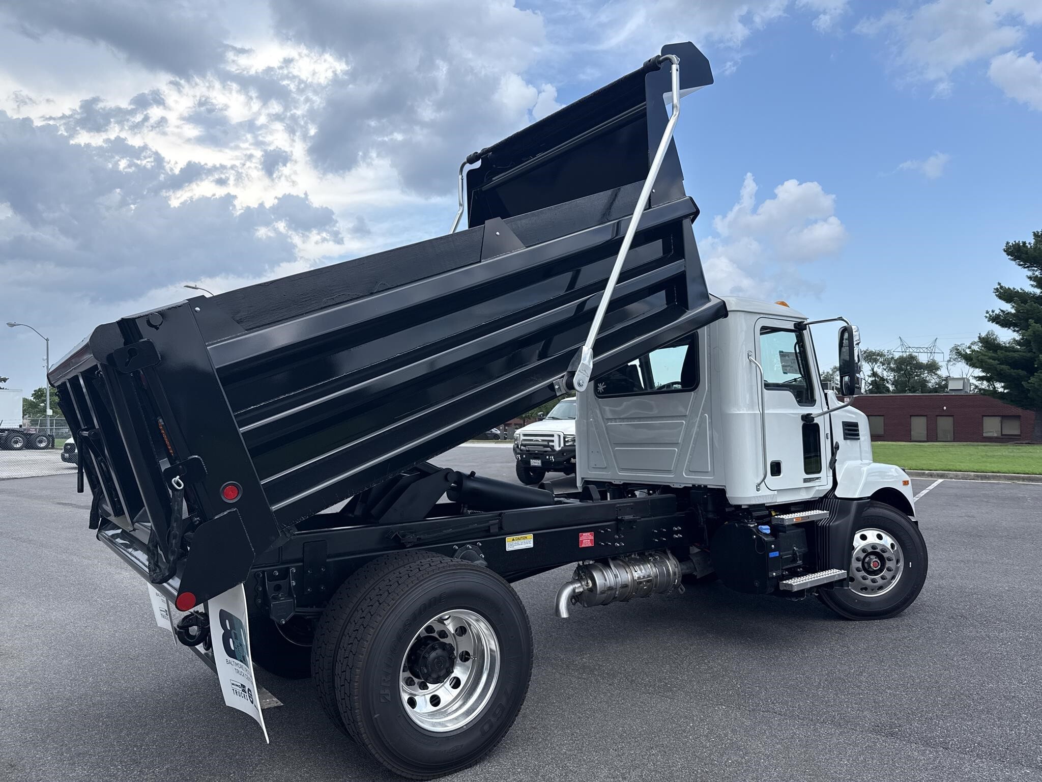 2027 Mack MD6