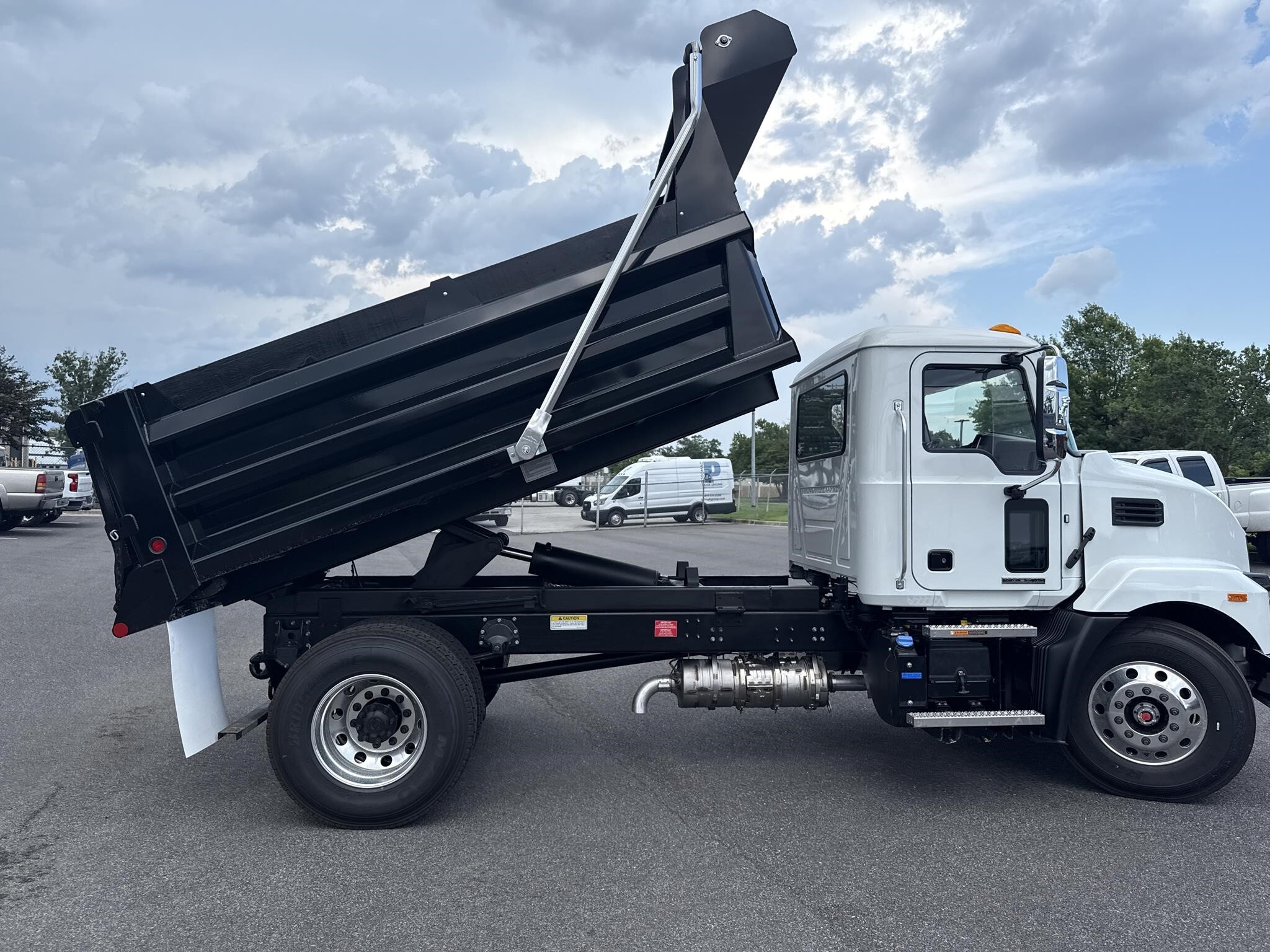 2027 Mack MD6
