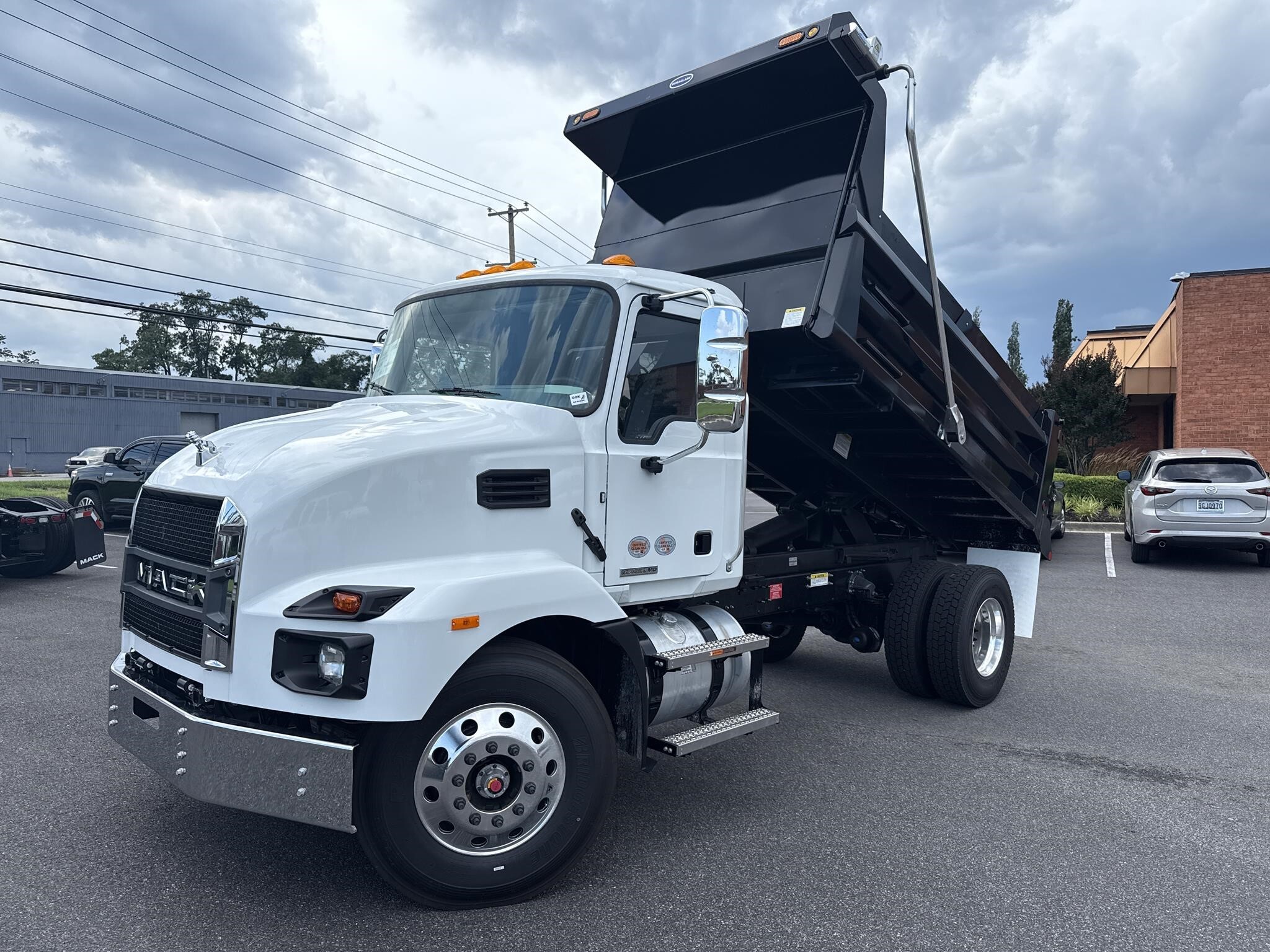 2027 Mack MD6