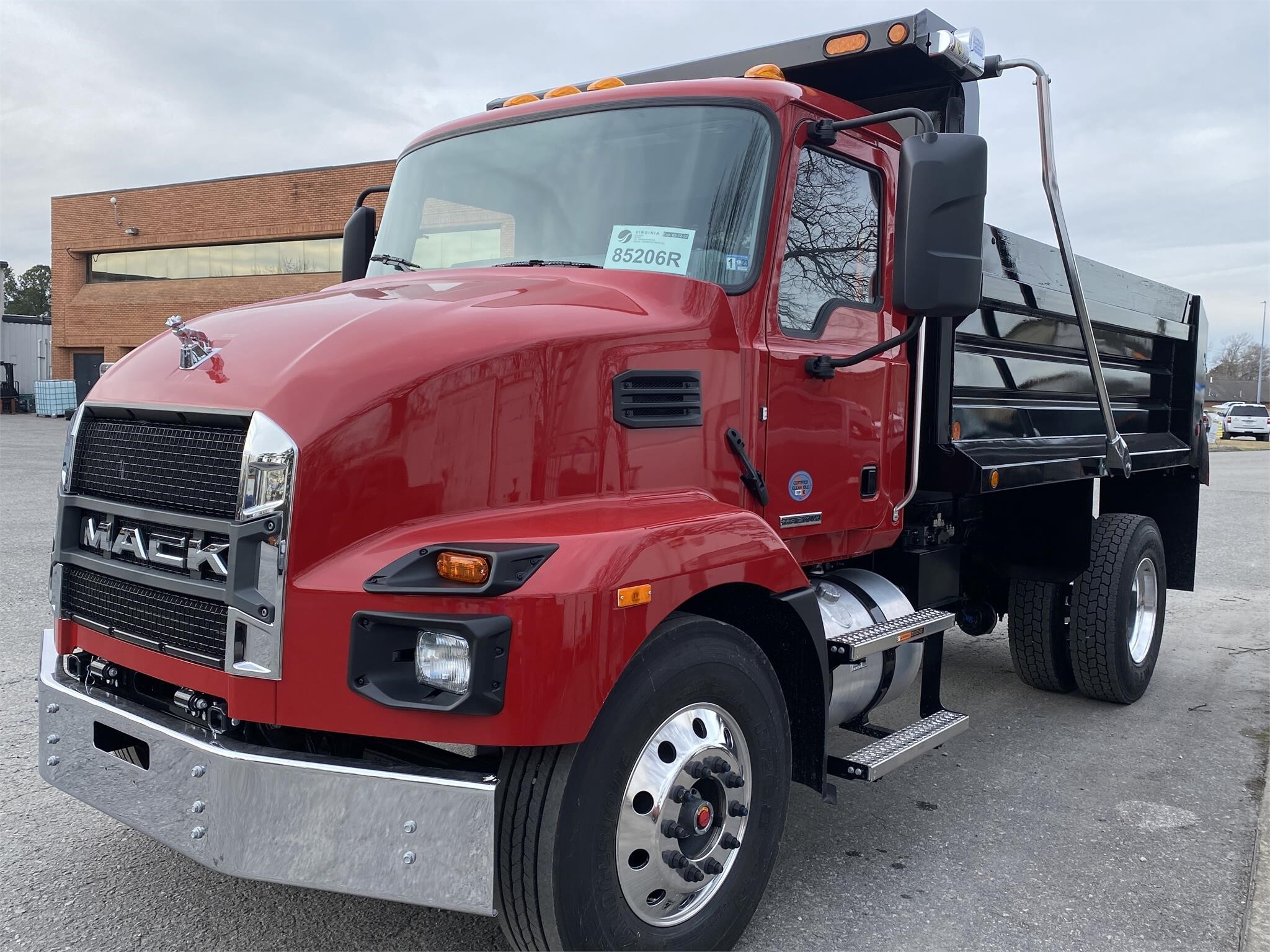 2027 Mack MD7