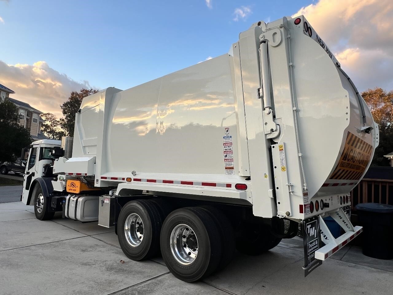 2026 Mack LR613